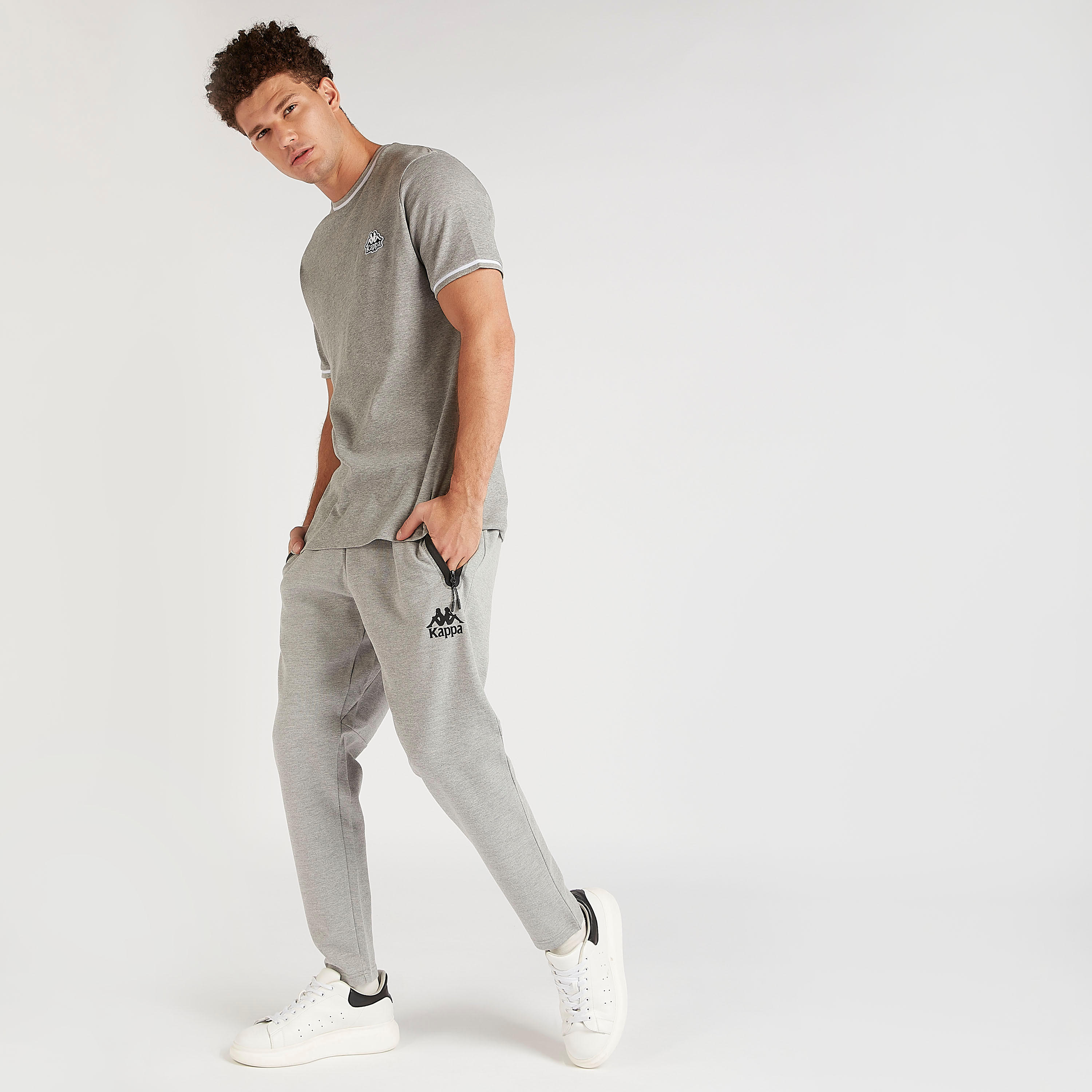 تيشيرت بياقة ضيّقة وأكمام قصيرة من كابا-men-clothing-sportswearandactivewear-tshirtsandpolos-image-4