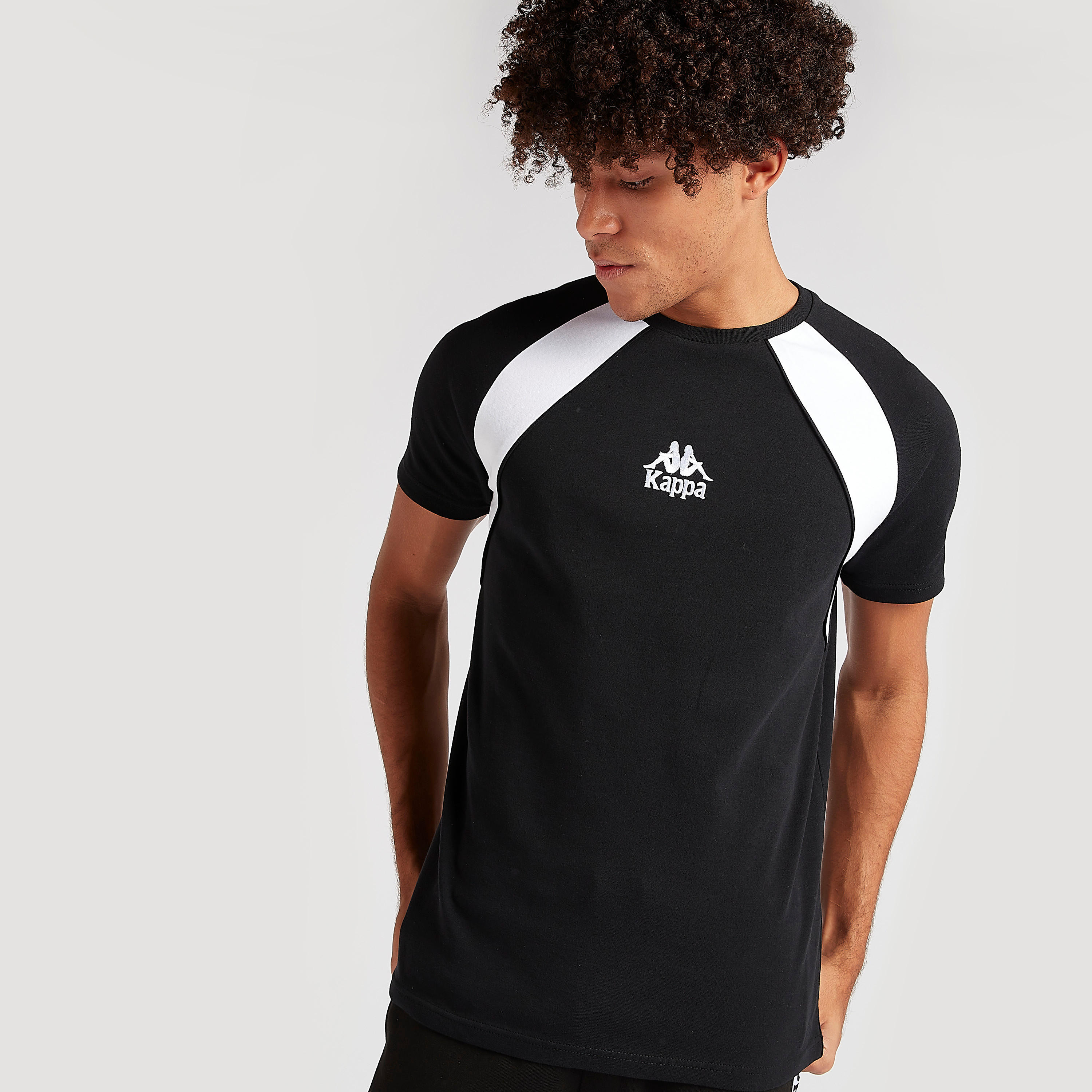 تيشيرت بأكمام قصيرة وطَبعات من كابا-men-clothing-sportswearandactivewear-tshirtsandpolos-image-1