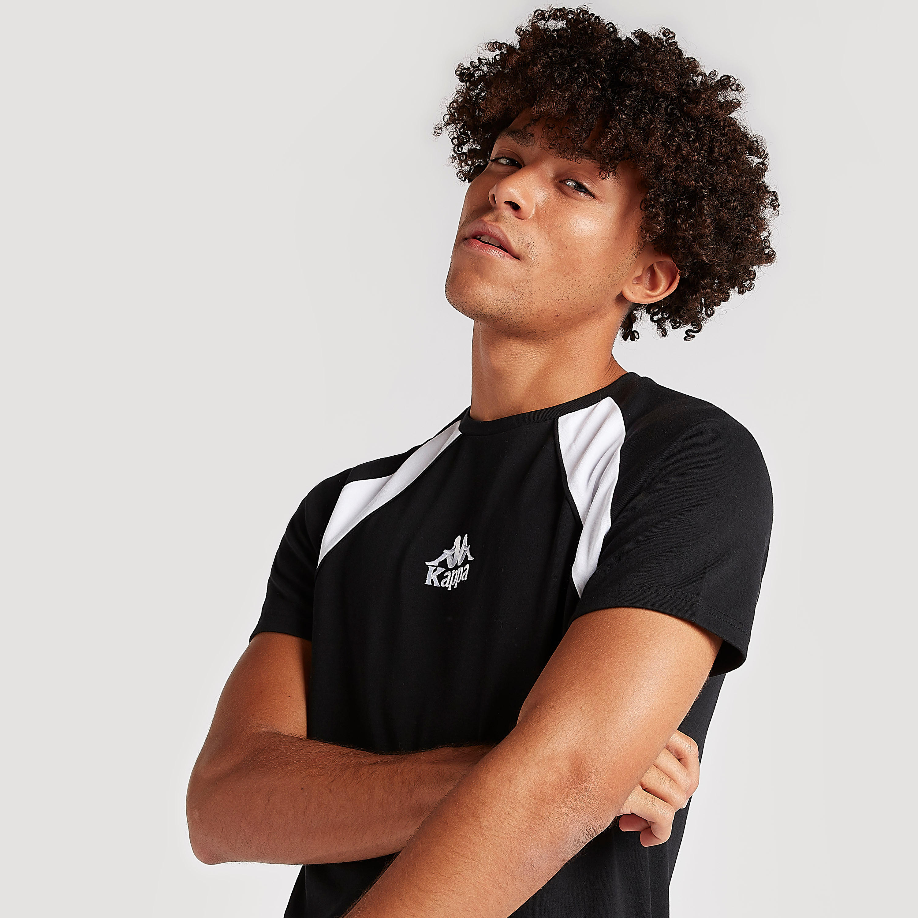 تيشيرت بأكمام قصيرة وطَبعات من كابا-men-clothing-sportswearandactivewear-tshirtsandpolos-image-3