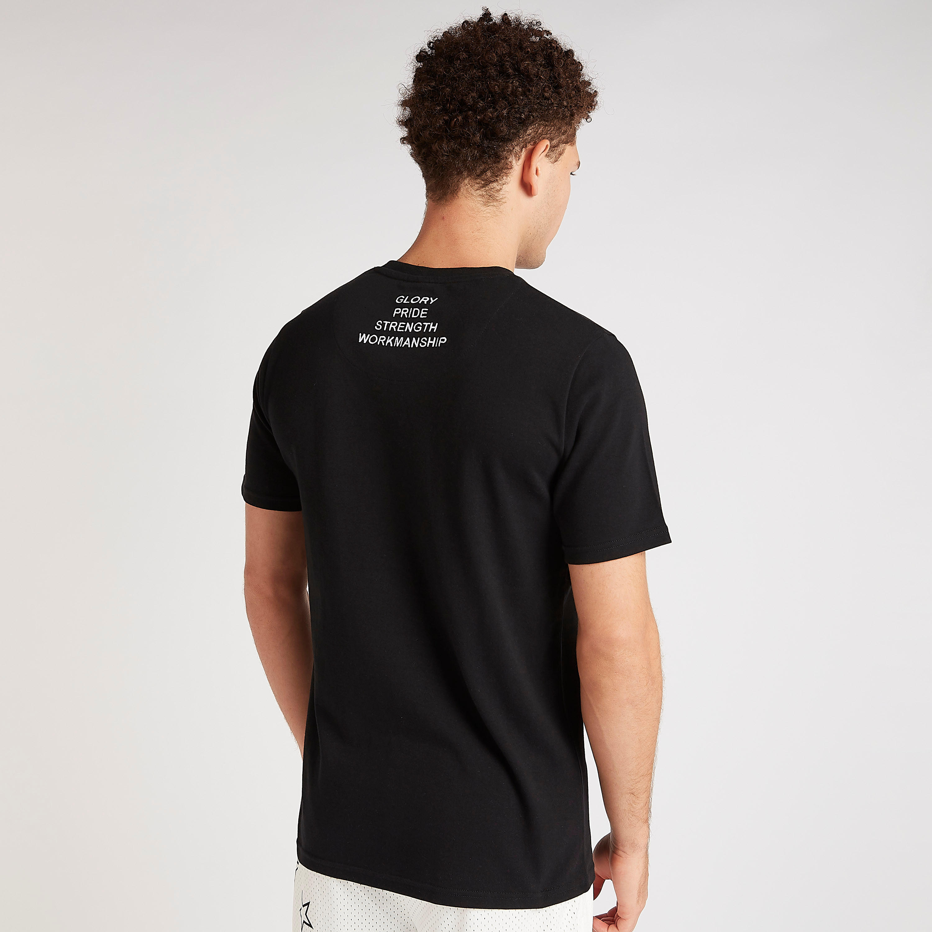 تيشيرت بطبعات وياقة ضيّقة وأكمام قصيرة من كابا-men-clothing-sportswearandactivewear-tshirtsandpolos-image-4