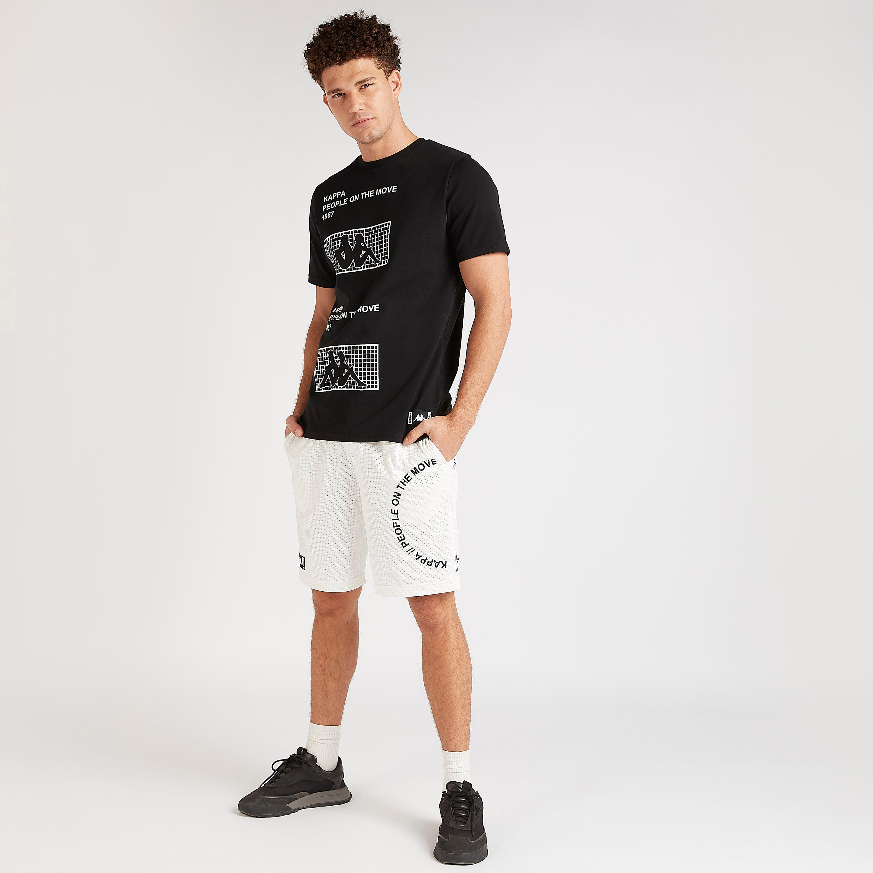 تيشيرت بطبعات وياقة ضيّقة وأكمام قصيرة من كابا-men-clothing-sportswearandactivewear-tshirtsandpolos-image-5