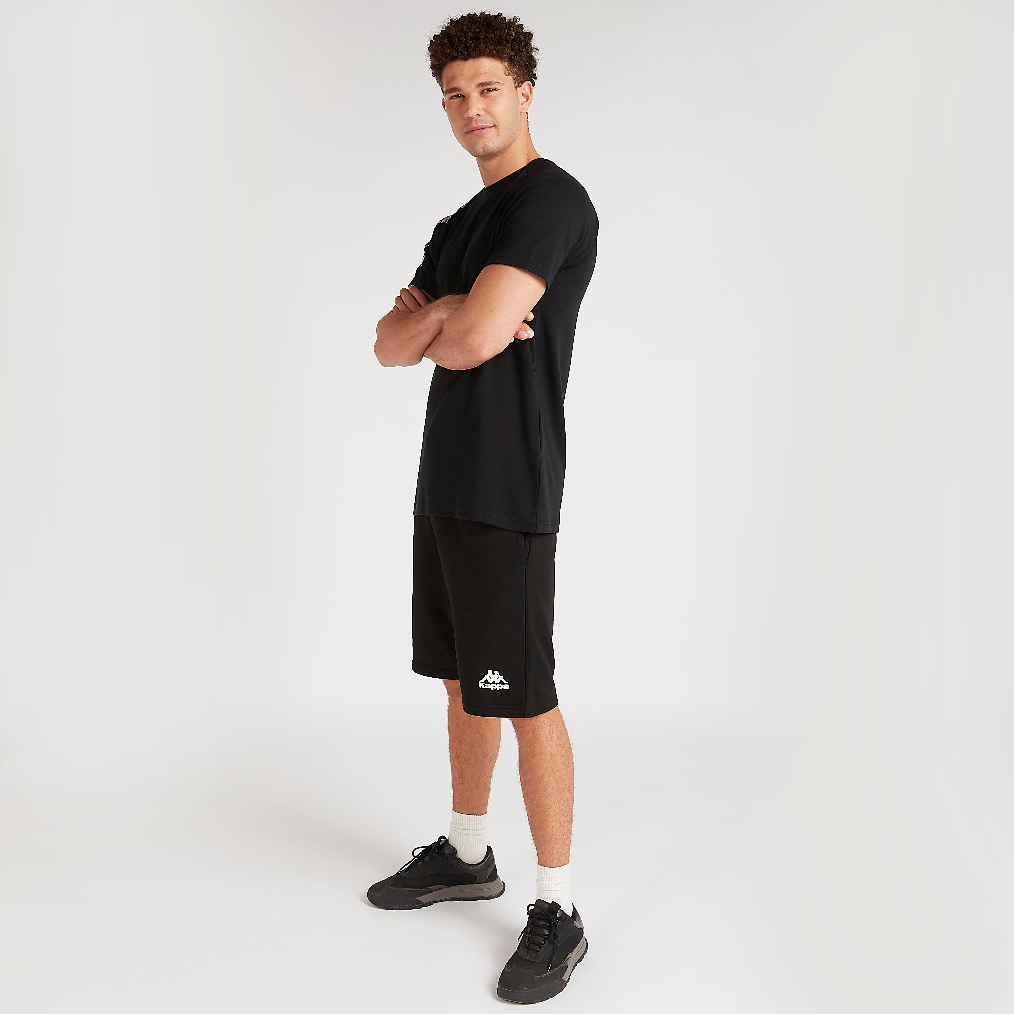 تيشيرت بياقة ضيّقة وأكمام قصيرة وطبعات من كابا-men-clothing-sportswearandactivewear-tshirtsandpolos-image-2