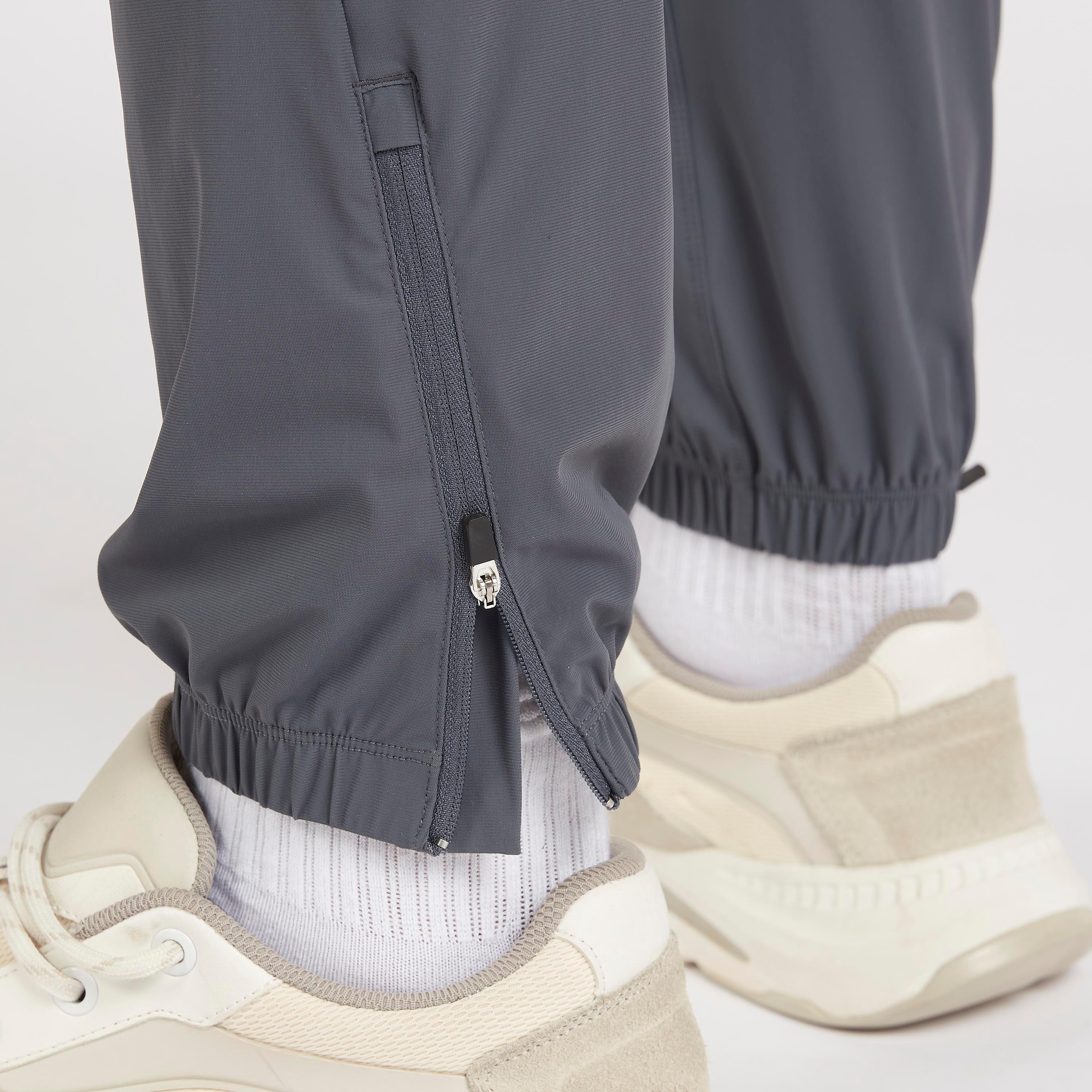 بنطلون رياضي سادة بخصر مطاطي وأطراف بسحاب من كابا-men-clothing-sportswearandactivewear-tracksuits-image-2