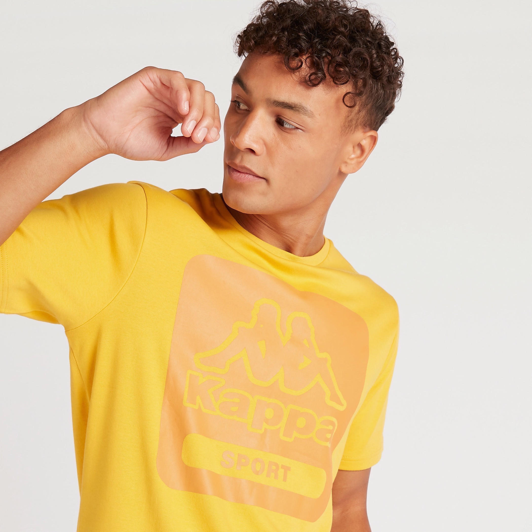 تيشيرت بأكمام قصيرة وطبعات من كابا-men-clothing-sportswearandactivewear-tshirtsandpolos-image-3