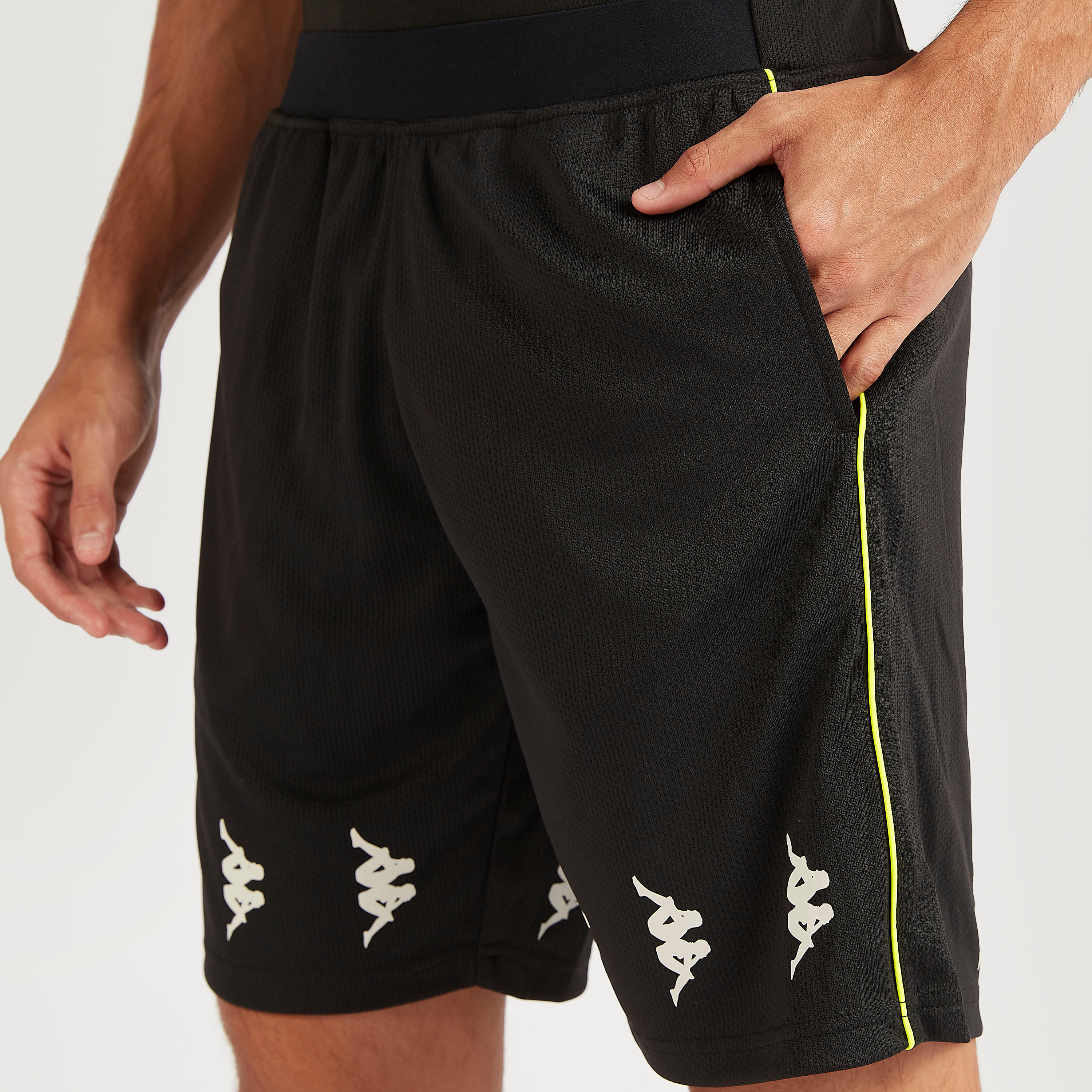 شورت بطبعات وخصر مطاطي من كابا-men-clothing-sportswearandactivewear-bottoms-image-3