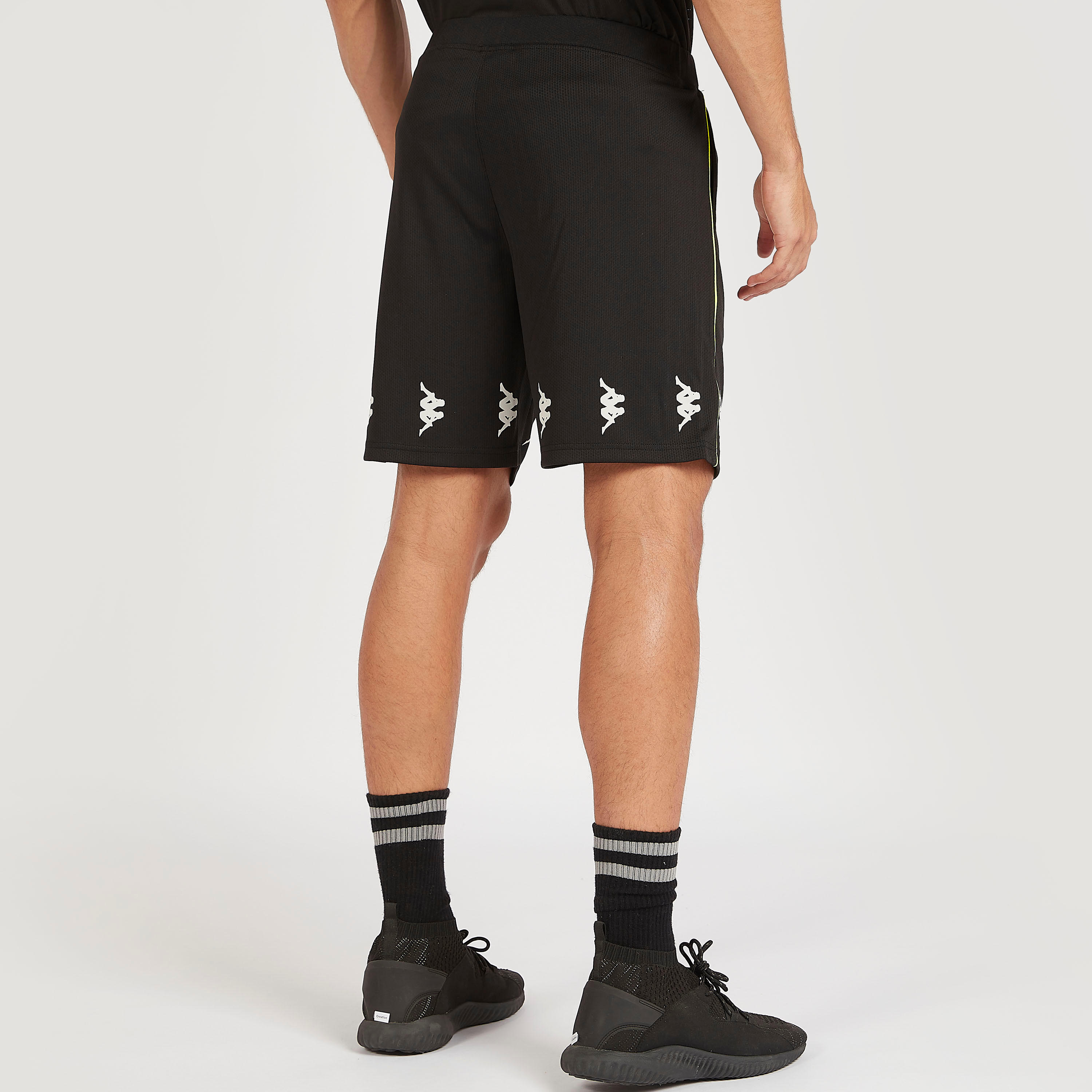شورت بطبعات وخصر مطاطي من كابا-men-clothing-sportswearandactivewear-bottoms-image-2
