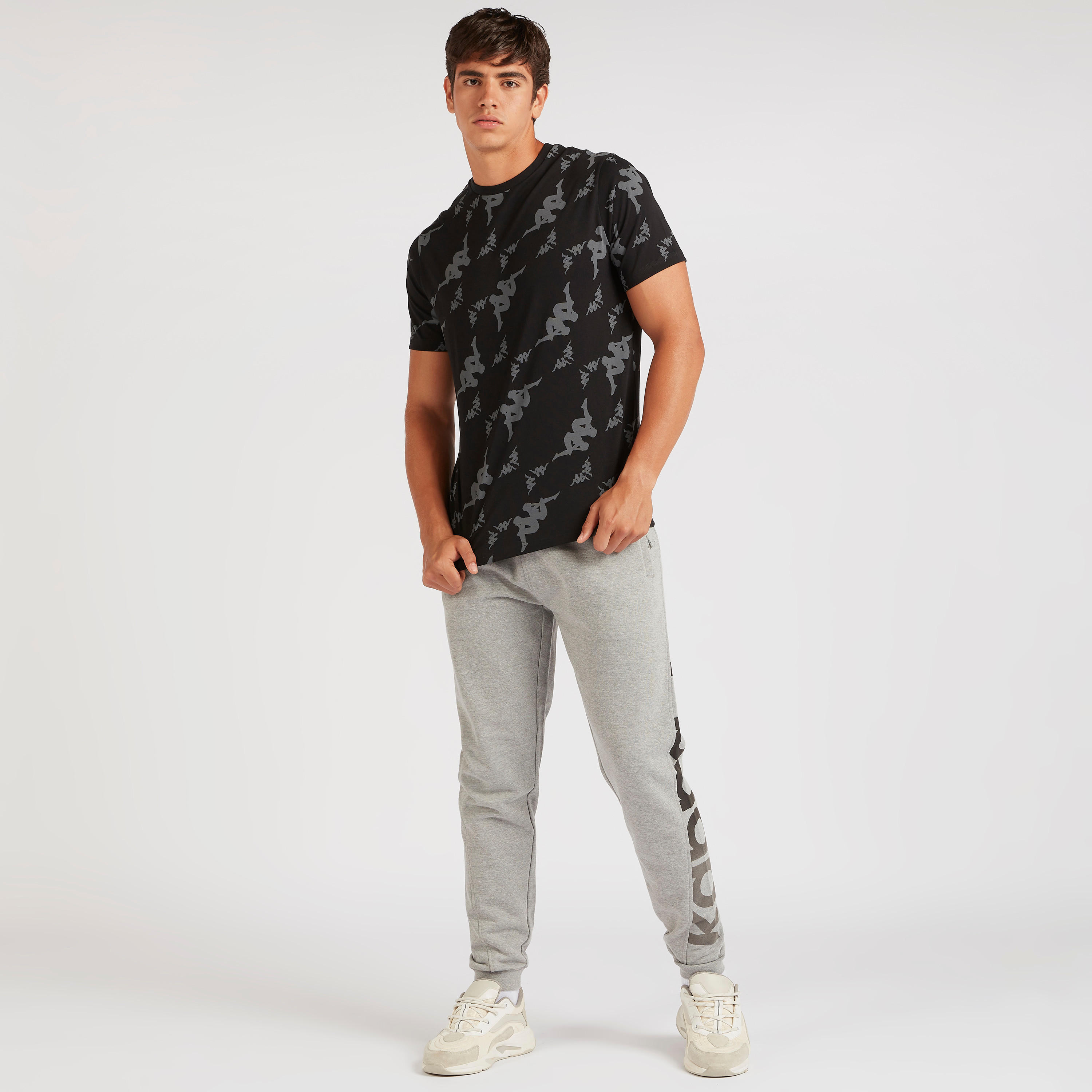 تيشيرت بطبعات وياقة ضيّقة وأكمام قصيرة من كابا-men-clothing-sportswearandactivewear-tshirtsandpolos-image-2