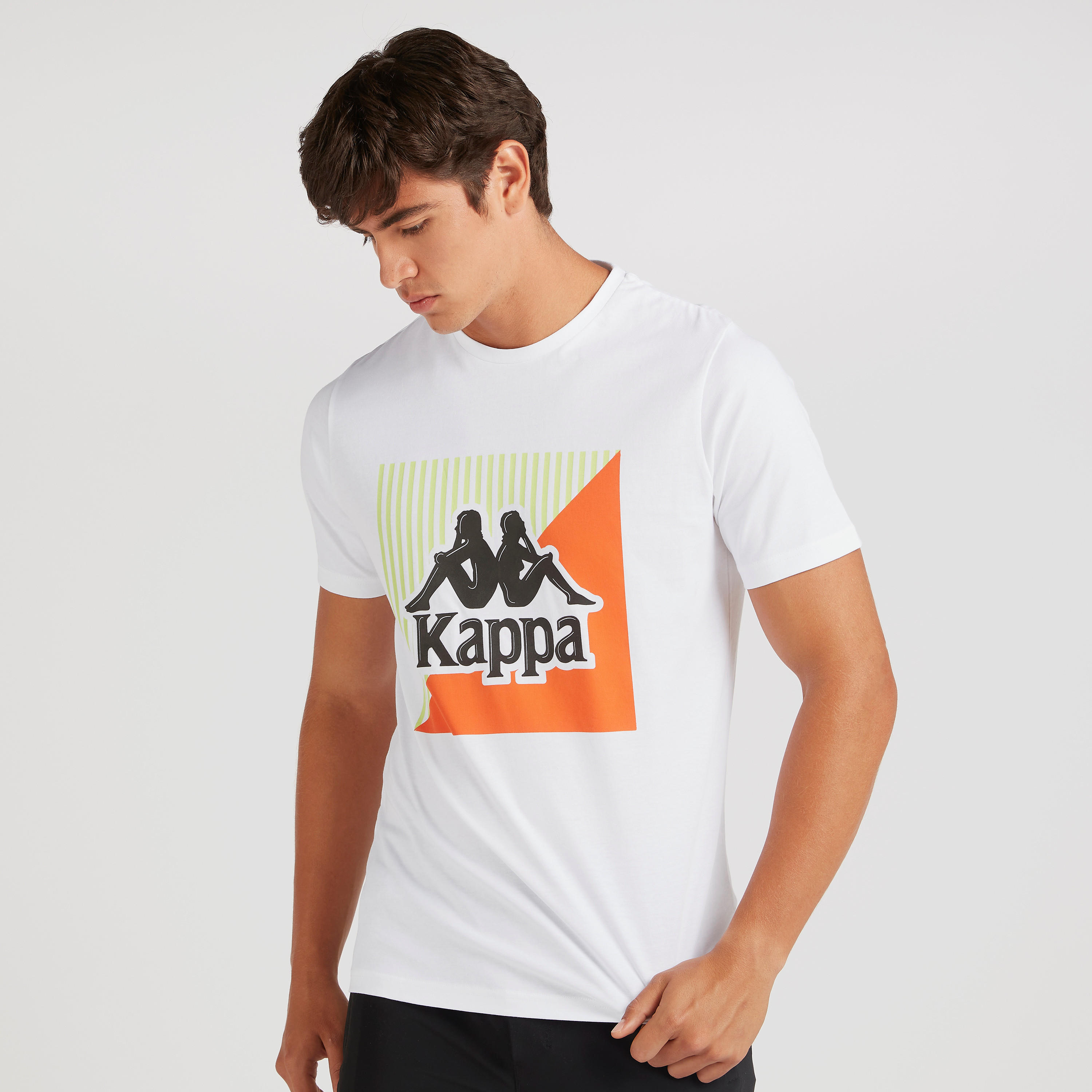 تيشيرت بطبعات وياقة ضيّقة وأكمام قصيرة من كابا-men-clothing-sportswearandactivewear-tshirtsandpolos-image-1