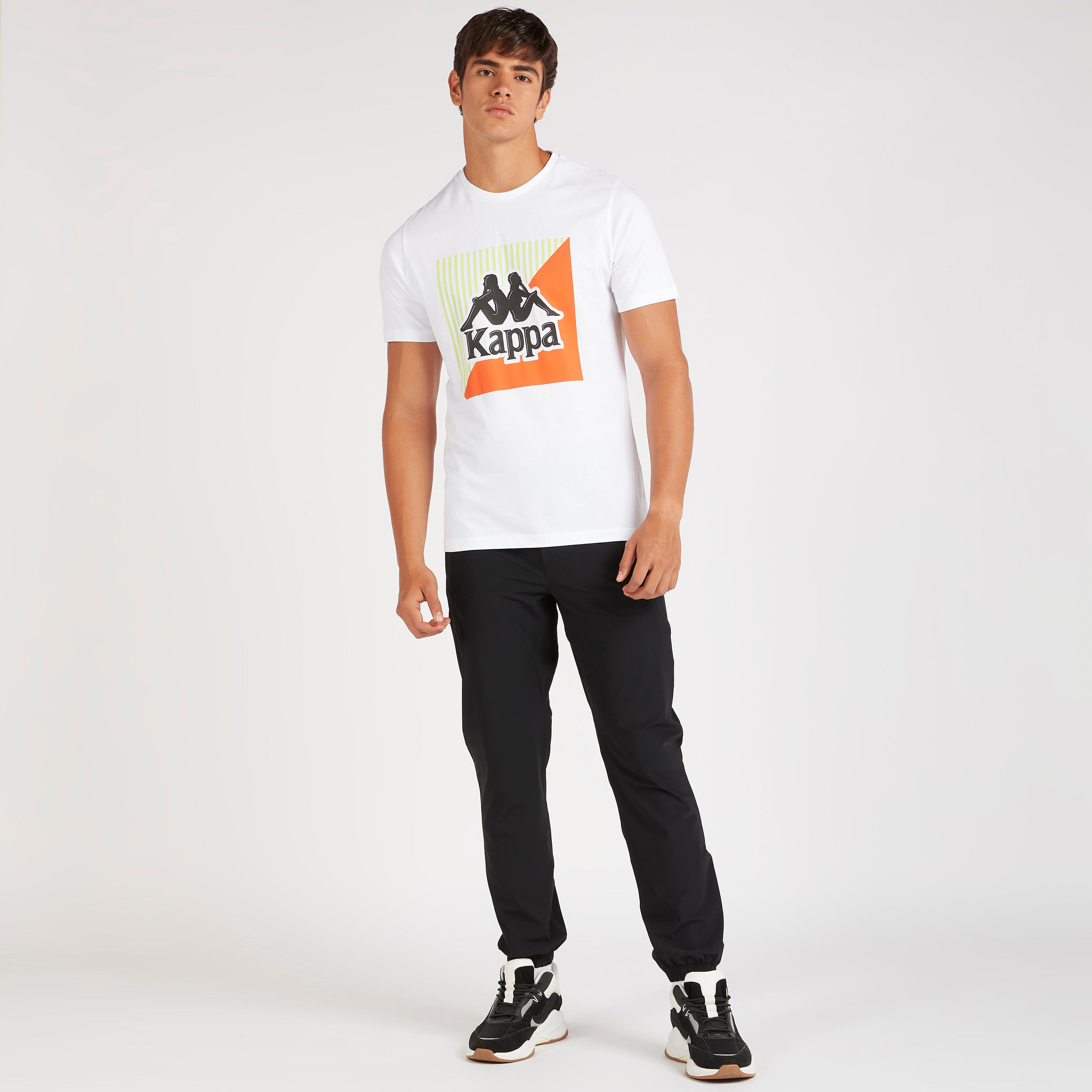 تيشيرت بطبعات وياقة ضيّقة وأكمام قصيرة من كابا-men-clothing-sportswearandactivewear-tshirtsandpolos-image-2