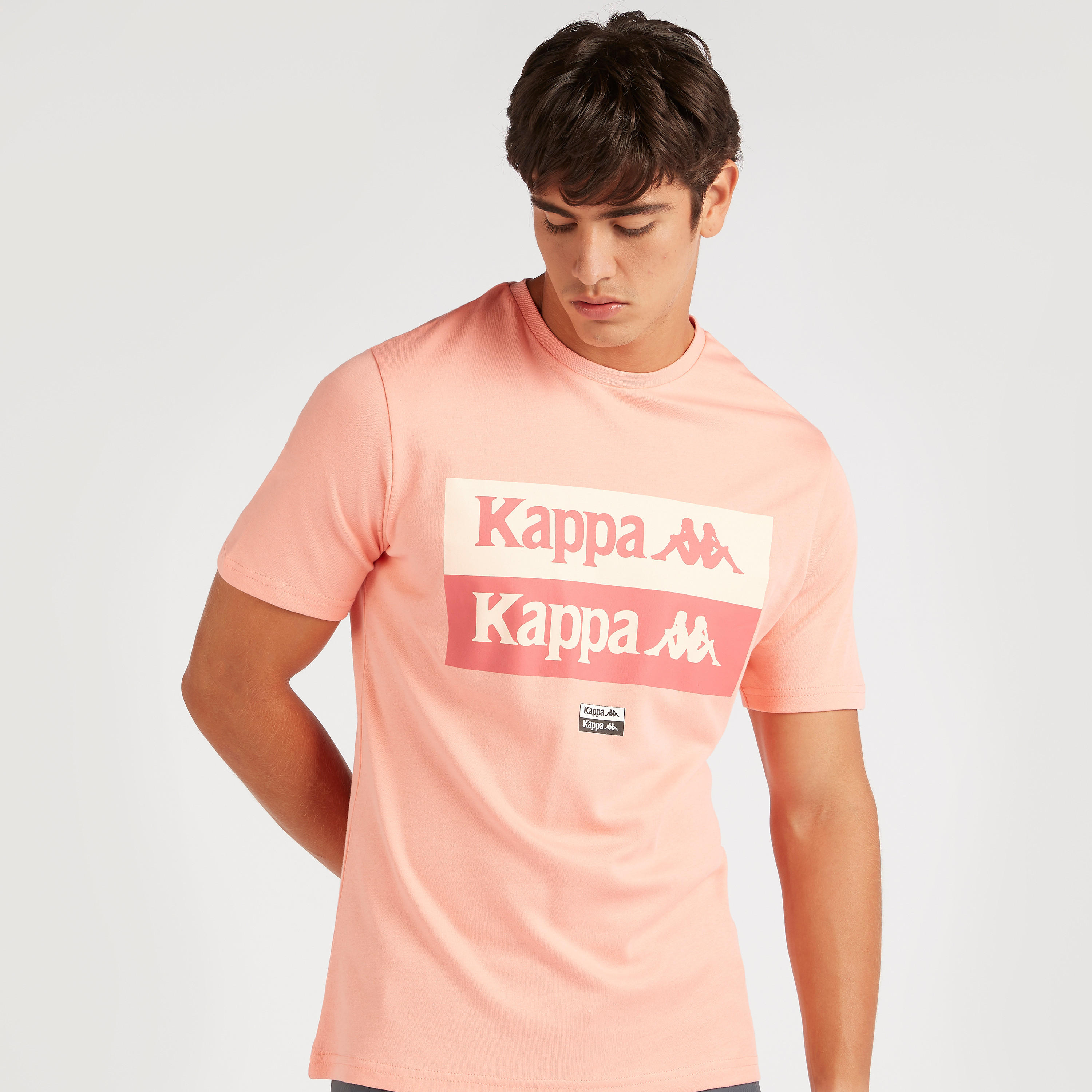 تيشيرت بطبعات وياقة ضيّقة وأكمام قصيرة من كابا-men-clothing-sportswearandactivewear-tshirtsandpolos-image-1