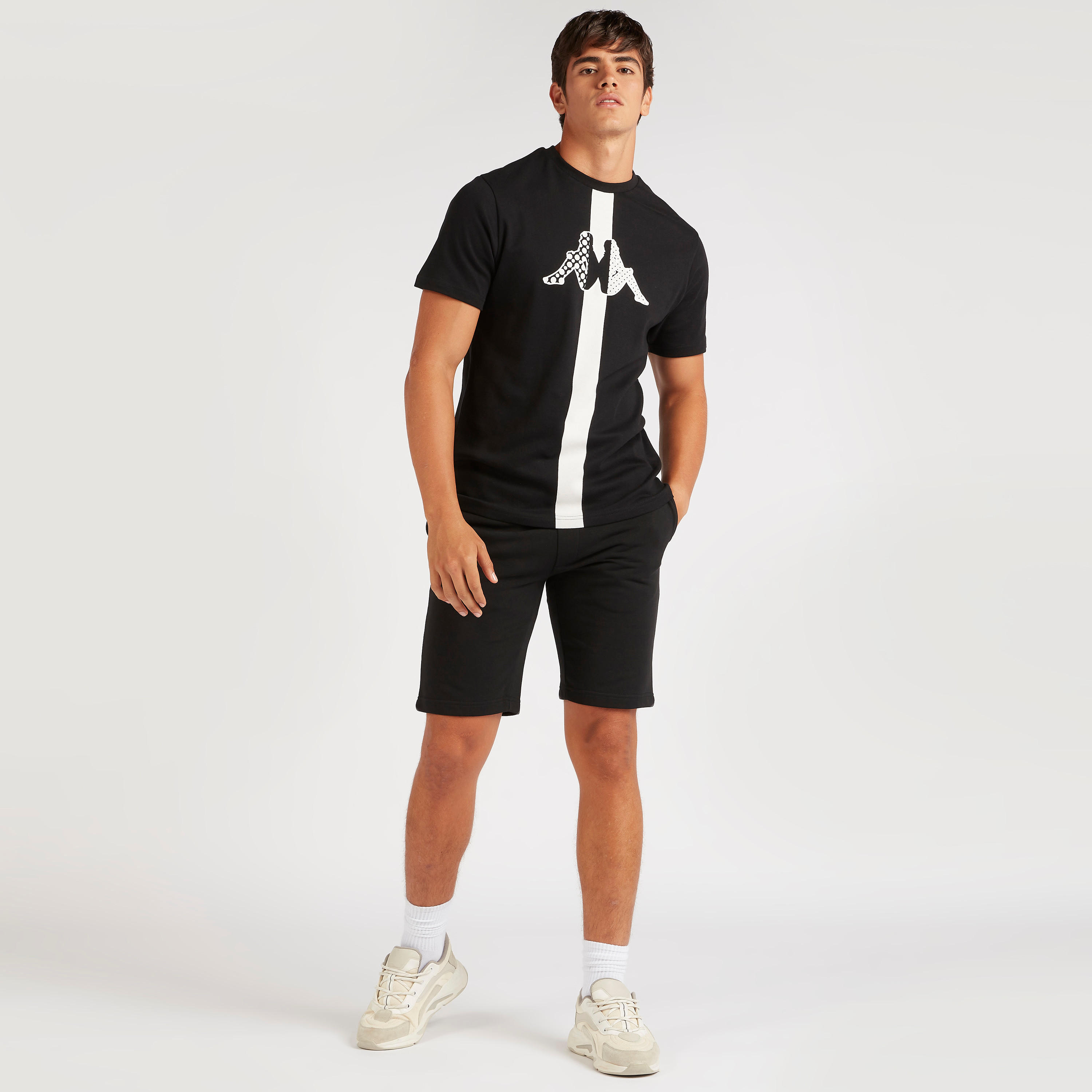 تيشيرت بطبعات وياقة ضيّقة وأكمام قصيرة من كابا-men-clothing-sportswearandactivewear-tshirtsandpolos-image-2