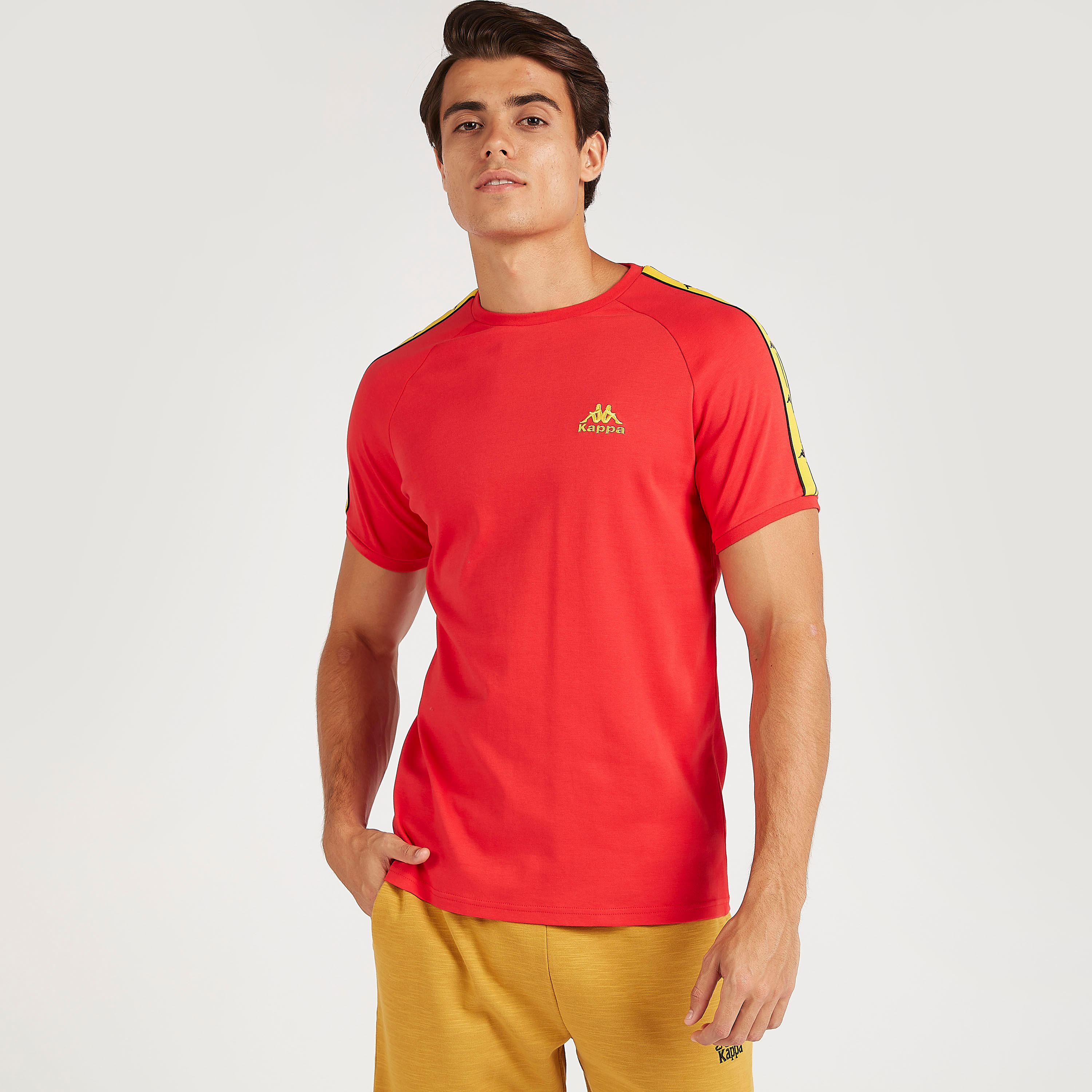 تيشيرت بتفاصيل شريطة وطبعات وياقة ضيّقة من كابا-men-clothing-sportswearandactivewear-tshirtsandpolos-image-1