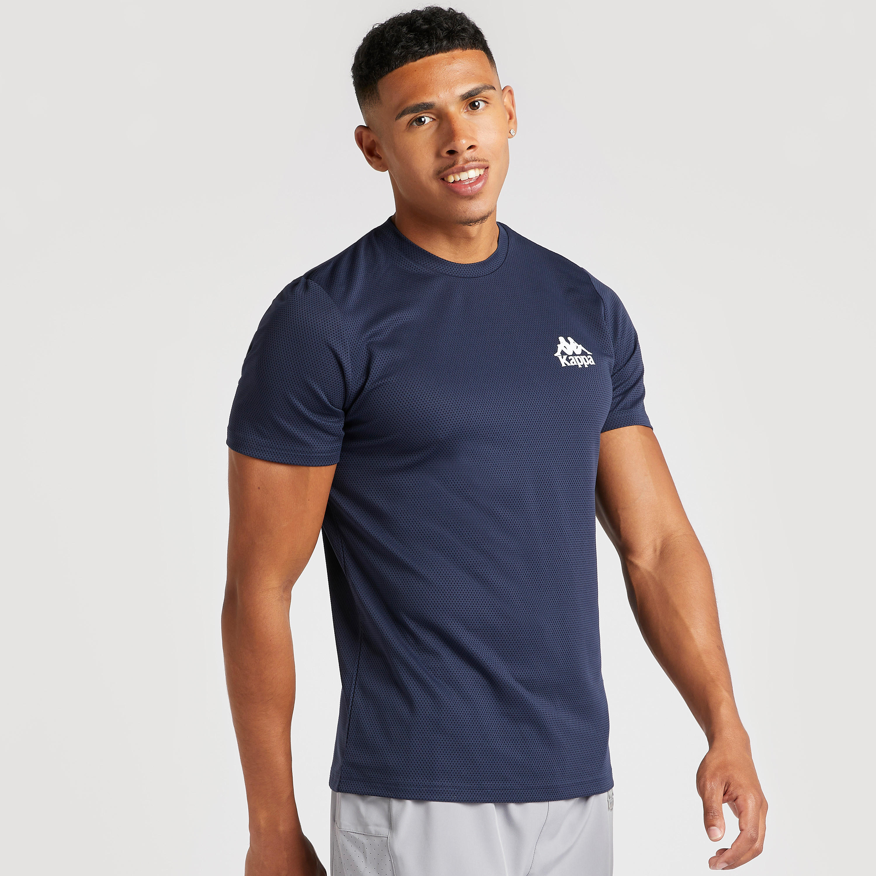 تيشيرت بأكمام قصيرة وطبعات شعار شبكي من كابا-men-clothing-sportswearandactivewear-tshirtsandpolos-image-1