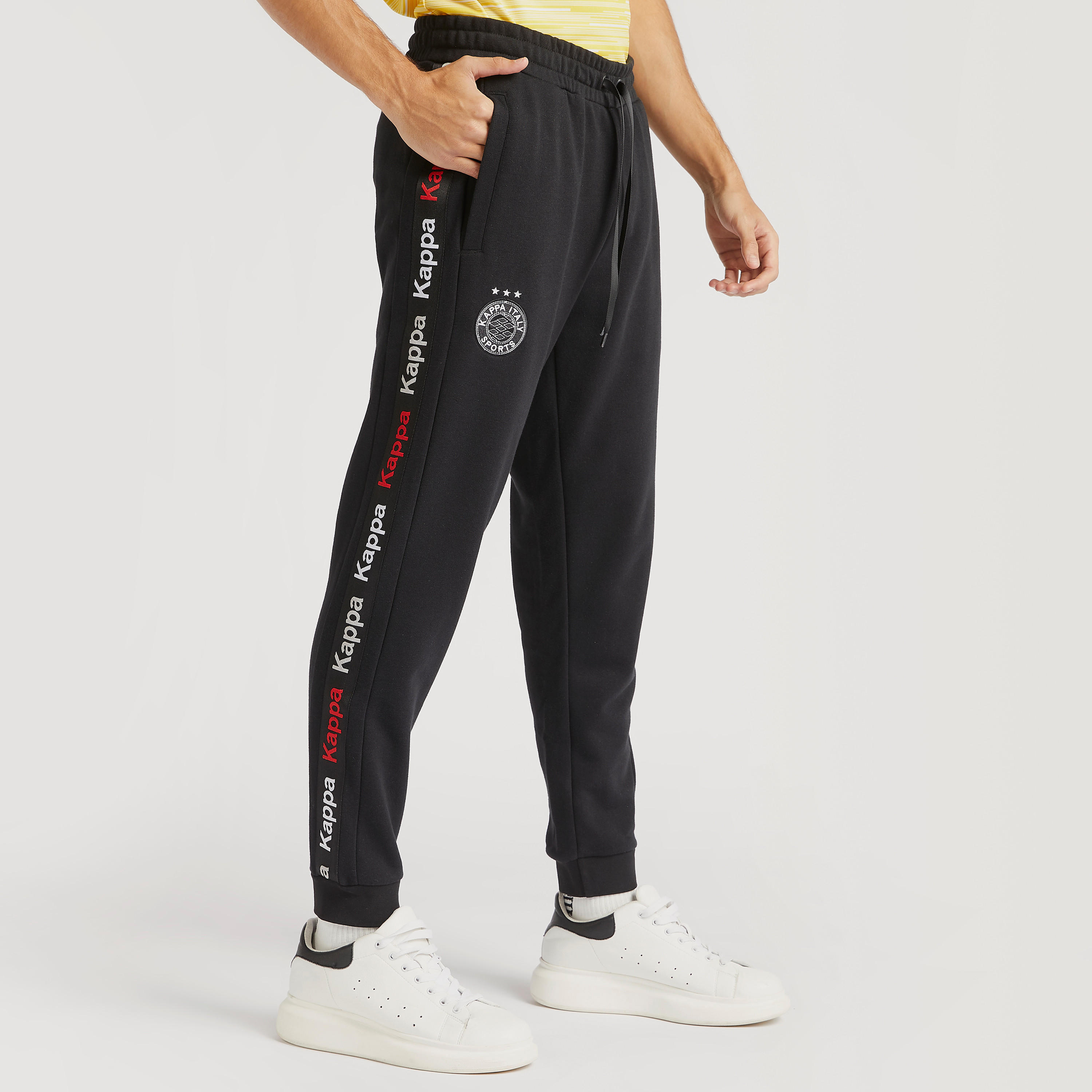 بنطلون رياضي سادة بتفاصيل شريطة ورباط إغلاق من كابا-men-clothing-sportswearandactivewear-tracksuits-image-5