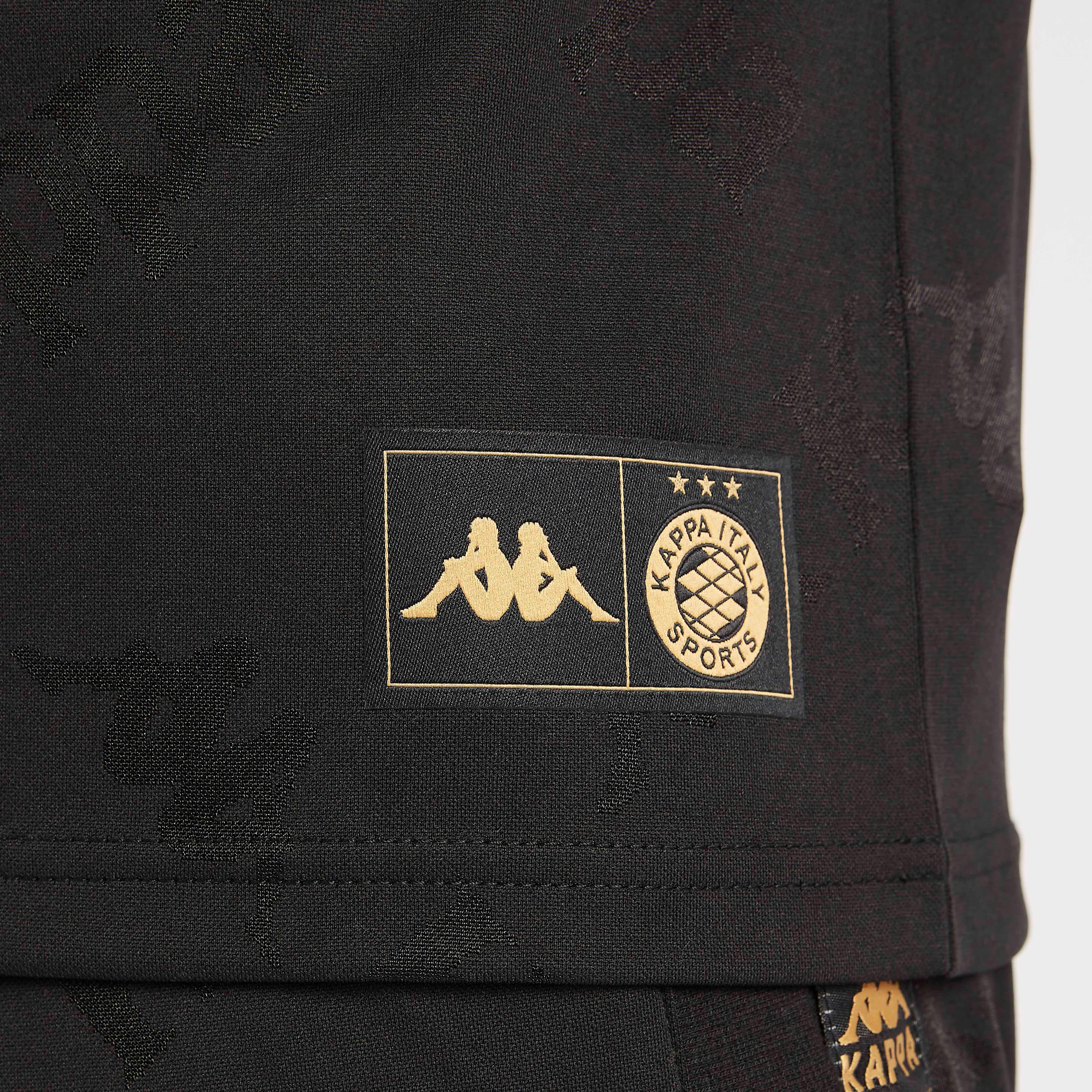 تيشيرت دون أكمام بياقة ضيّقة وطبعات من كابا-men-clothing-sportswearandactivewear-tshirtsandpolos-image-2