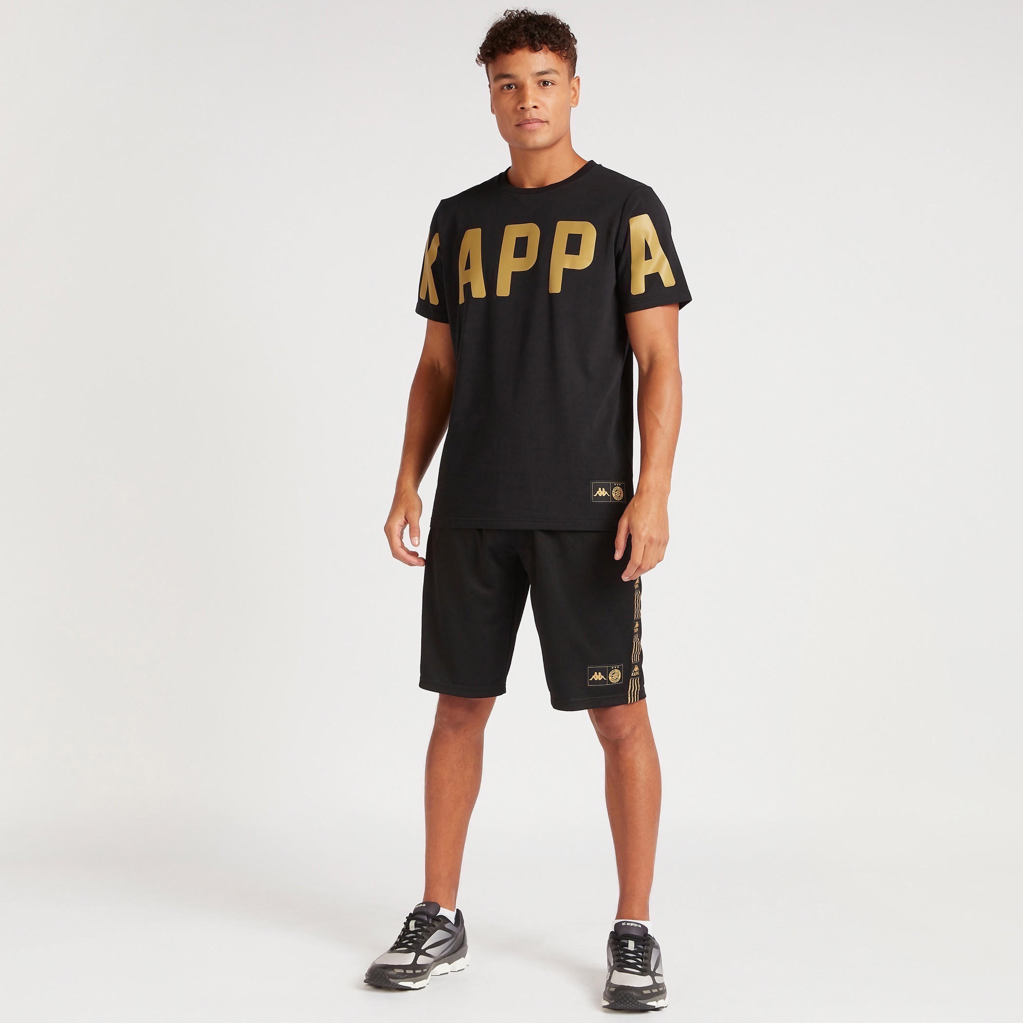 تيشيرت بأكمام قصيرة وطَبعات من كابا-men-clothing-sportswearandactivewear-tshirtsandpolos-image-5