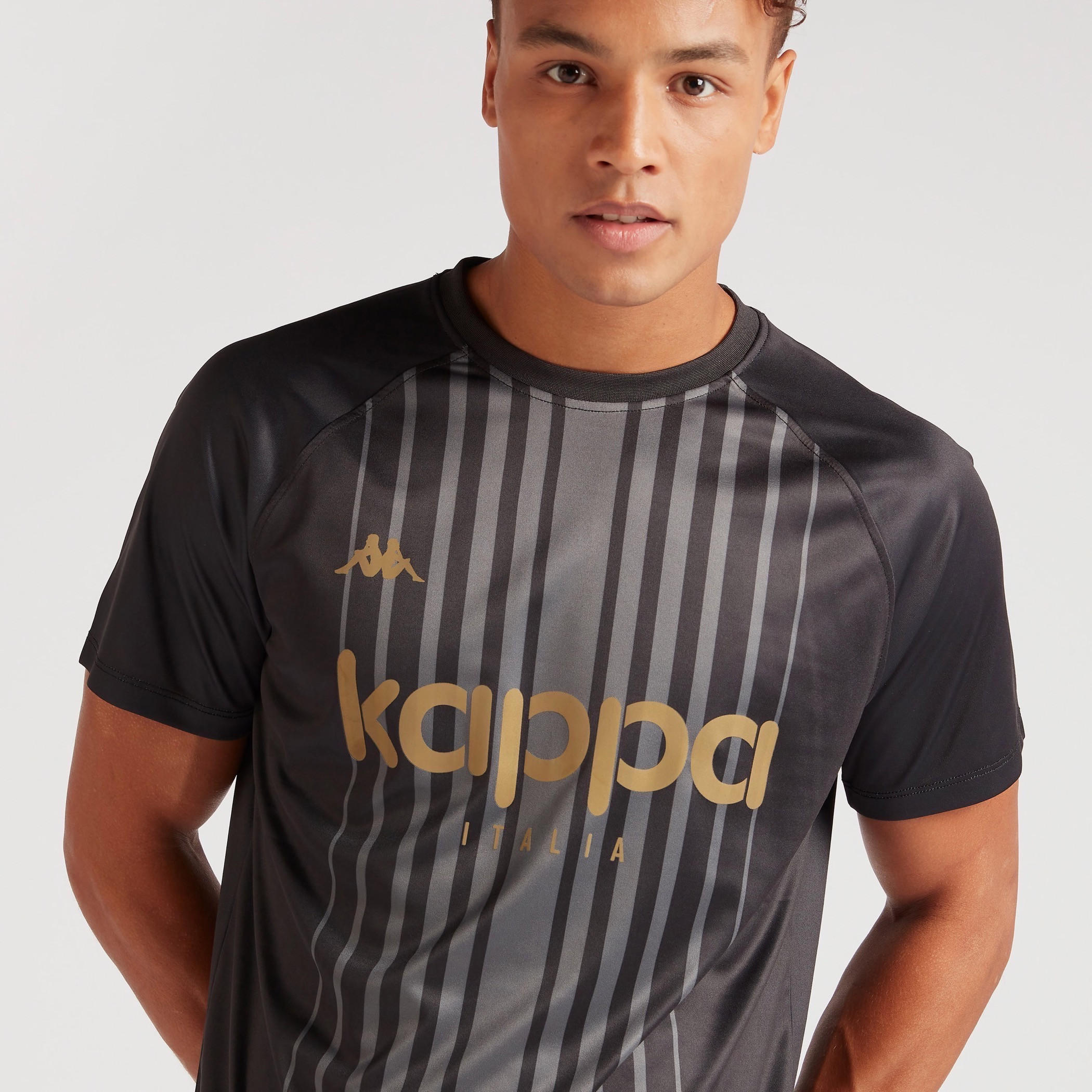 تيشيرت مخطّط بأكمام قصيرة من كابا-men-clothing-sportswearandactivewear-tshirtsandpolos-image-3