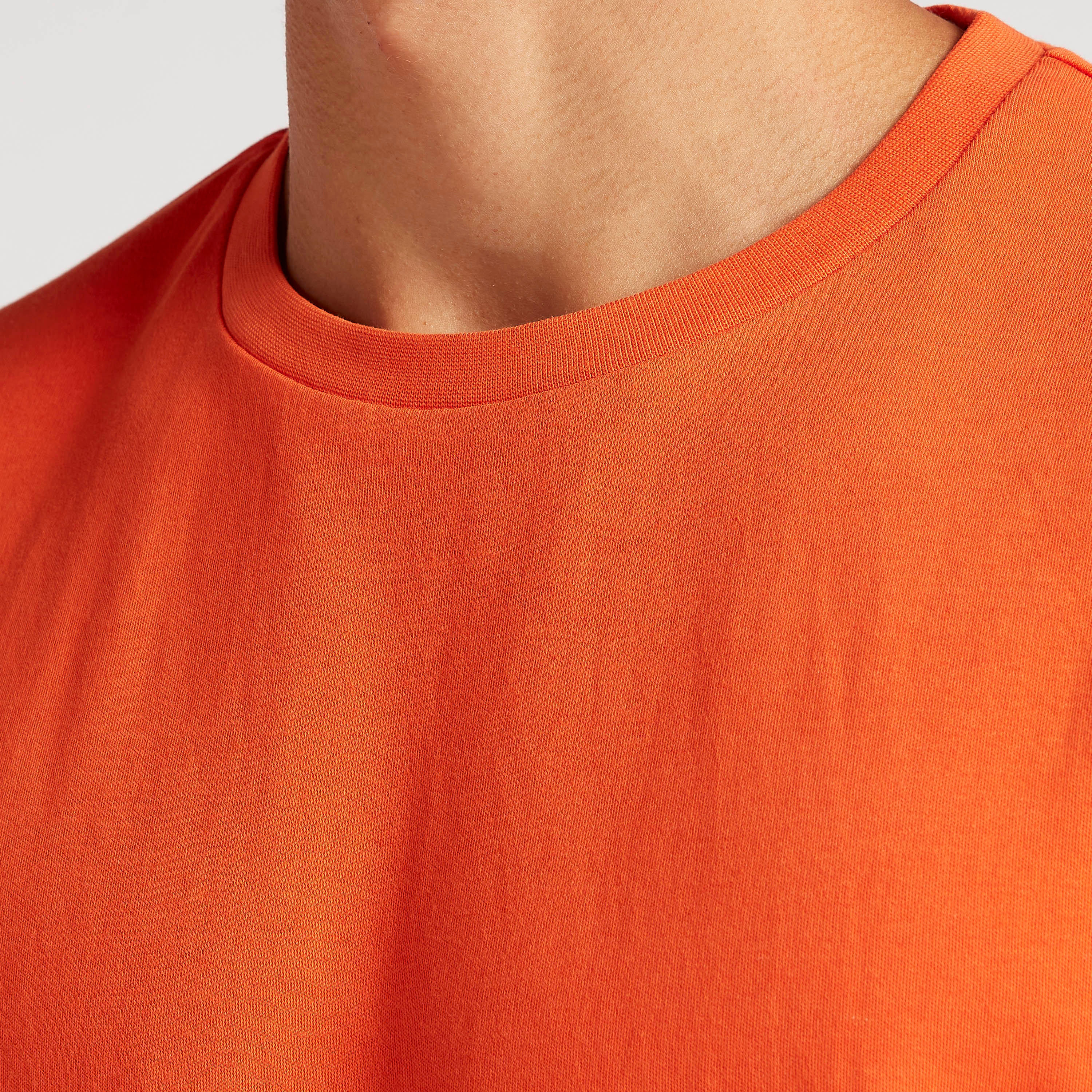 تيشيرت واسع بطبعات شعار وياقة ضيّقة من كابا-men-clothing-sportswearandactivewear-tshirtsandpolos-image-4