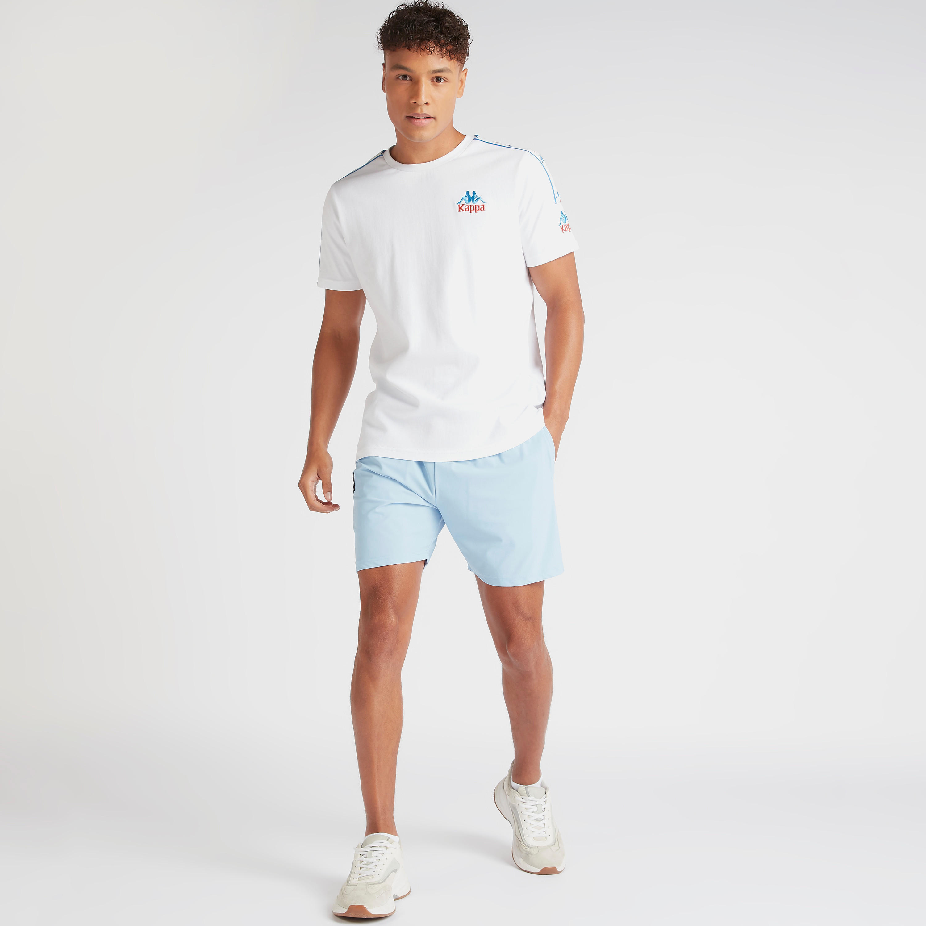 تيشيرت مطرّز بياقة ضيّقة وأكمام قصيرة من كابا-men-clothing-sportswearandactivewear-tshirtsandpolos-image-5