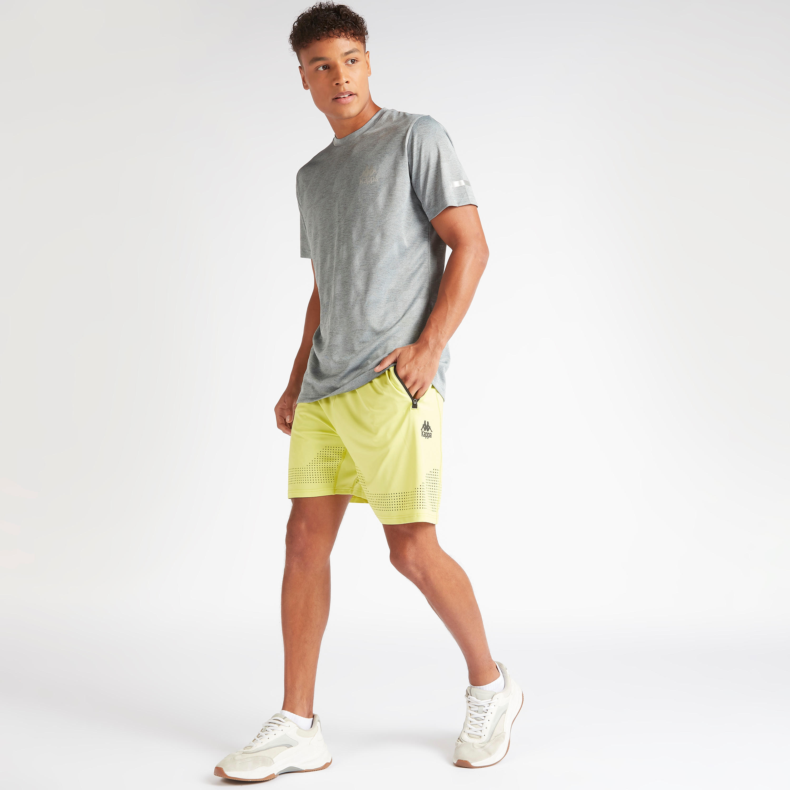 شورت سادة بخصر مطاطي وجيوب من كابا-men-clothing-sportswearandactivewear-bottoms-image-1