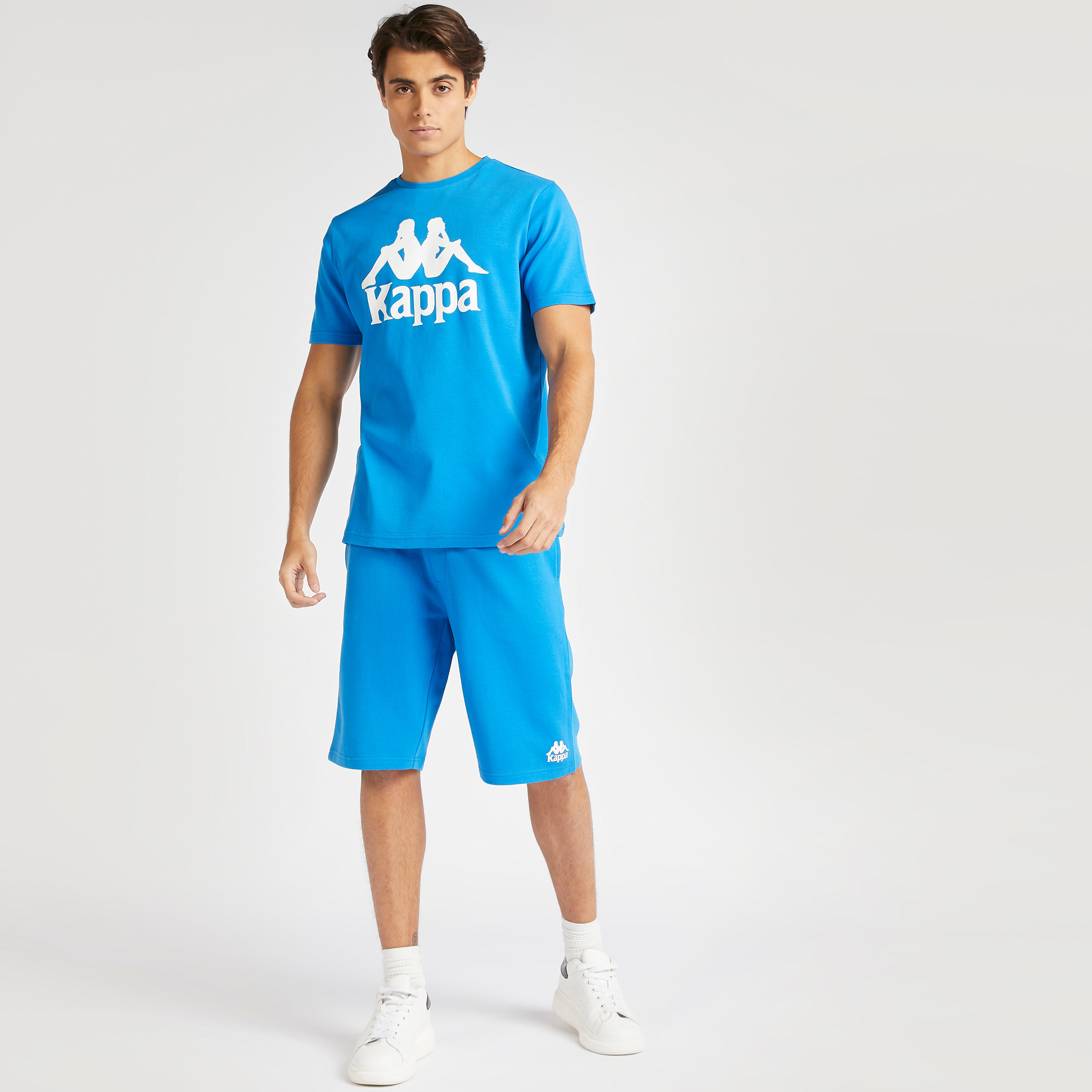 تيشيرت بياقة ضيّقة وأكمام قصيرة-men-clothing-sportswearandactivewear-tshirtsandpolos-image-2