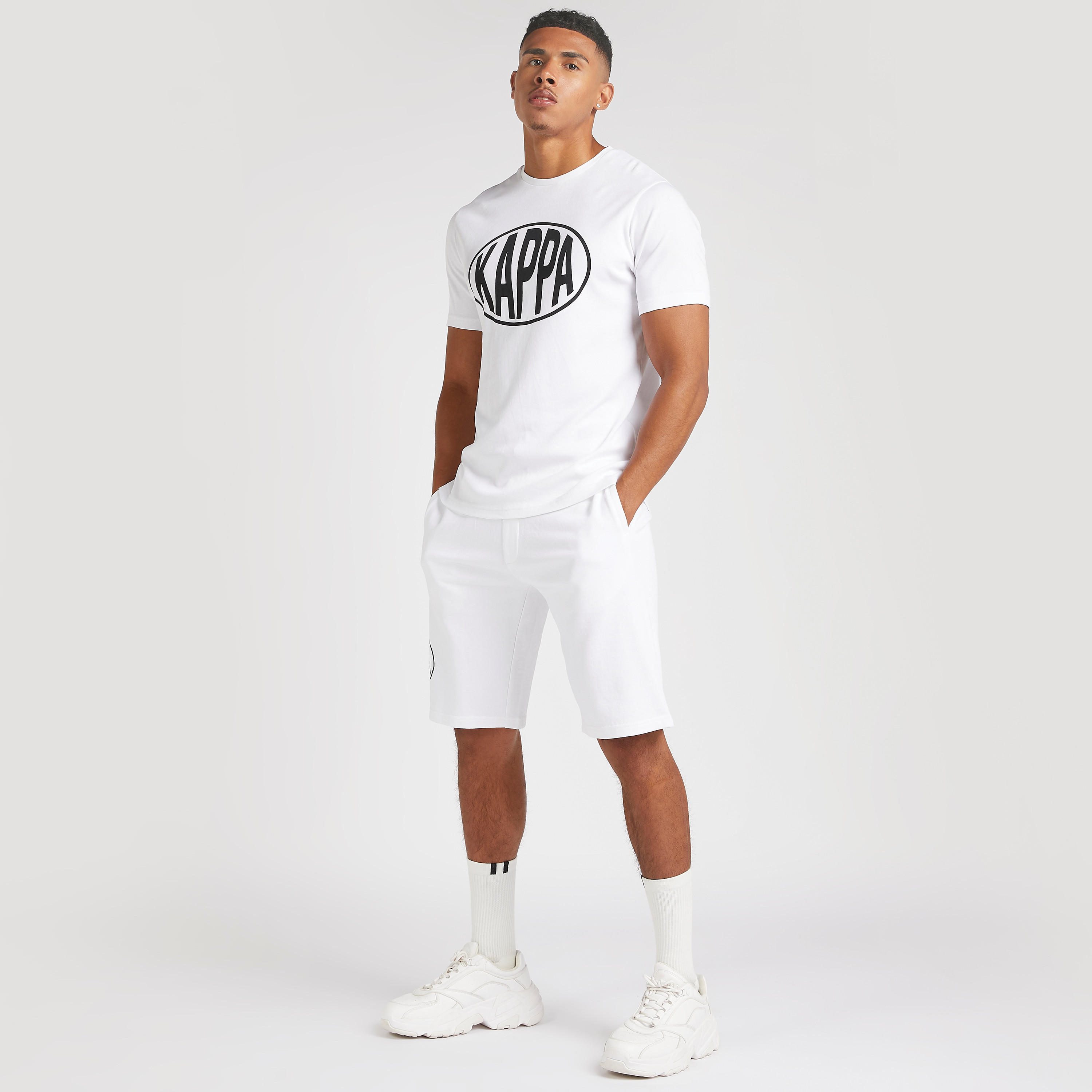 تيشيرت بطبعات وياقة ضيّقة وأكمام قصيرة من كابا-men-clothing-sportswearandactivewear-tshirtsandpolos-image-2