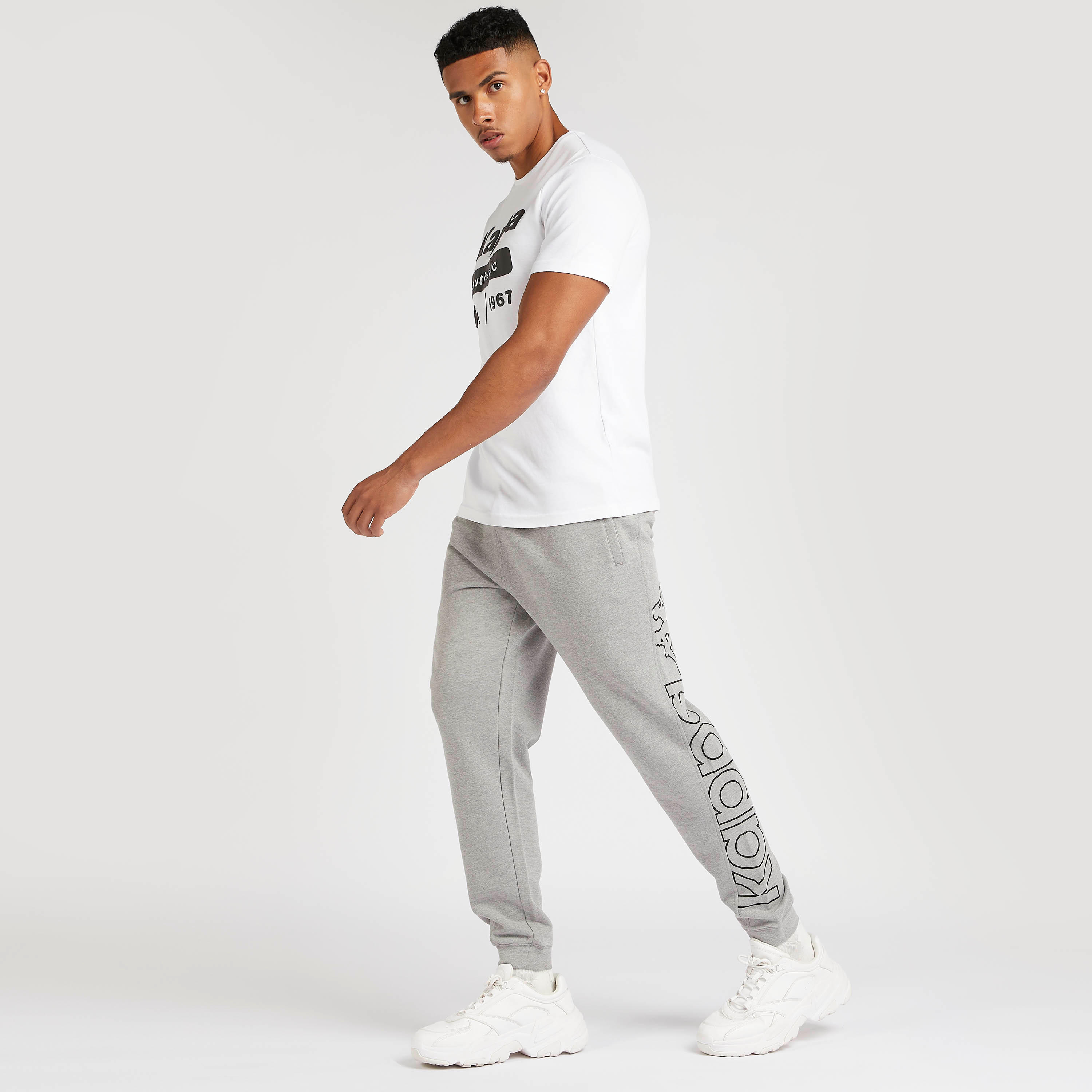 بنطلون رياضي برباط إغلاق وطبعات من كابا-men-clothing-sportswearandactivewear-tracksuits-image-3