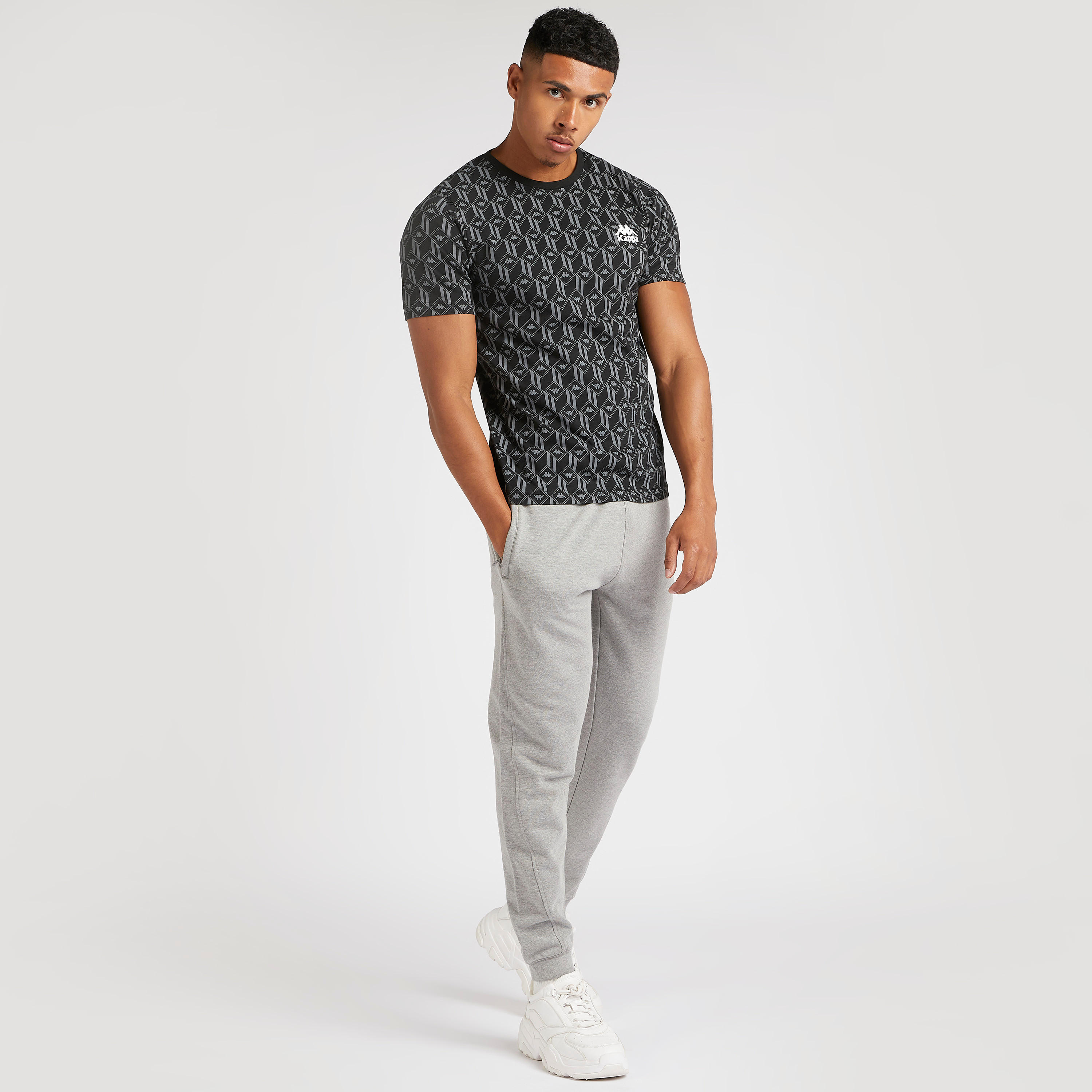 تيشيرت بطبعات وياقة ضيّقة وأكمام قصيرة من كابا-men-clothing-sportswearandactivewear-tshirtsandpolos-image-2
