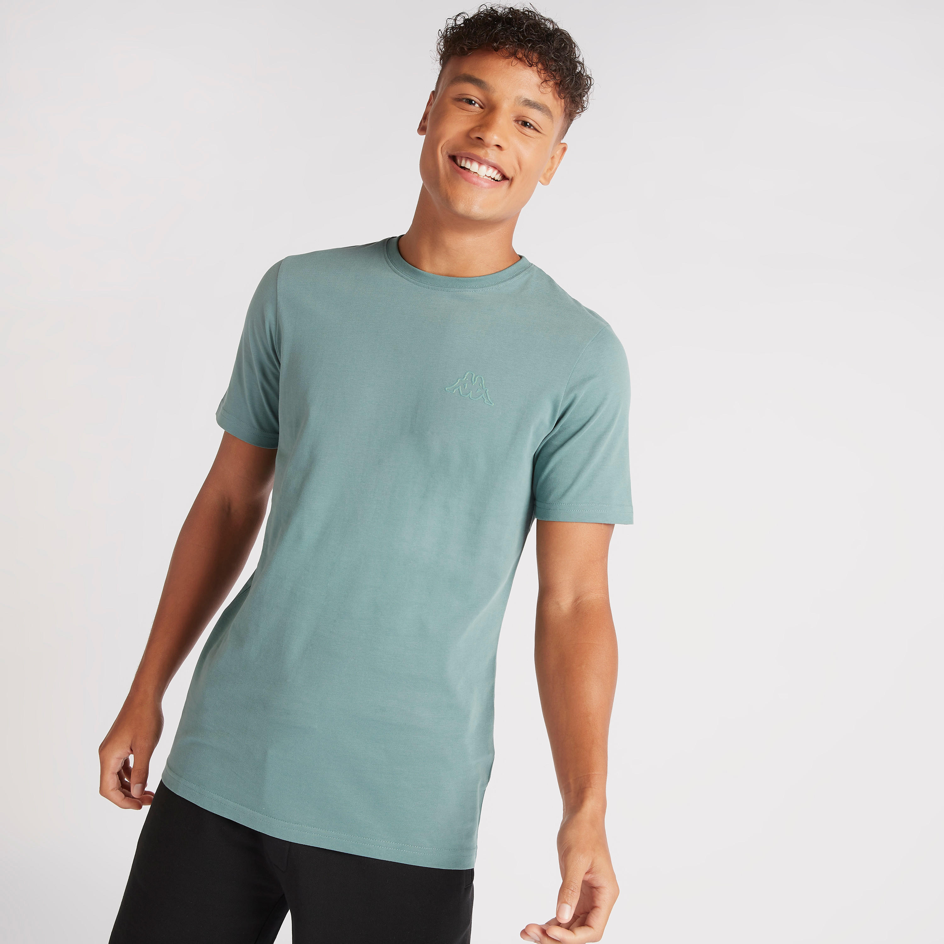 تيشيرت بياقة ضيّقة وأكمام قصيرة من كابا-men-clothing-sportswearandactivewear-tshirtsandpolos-image-4