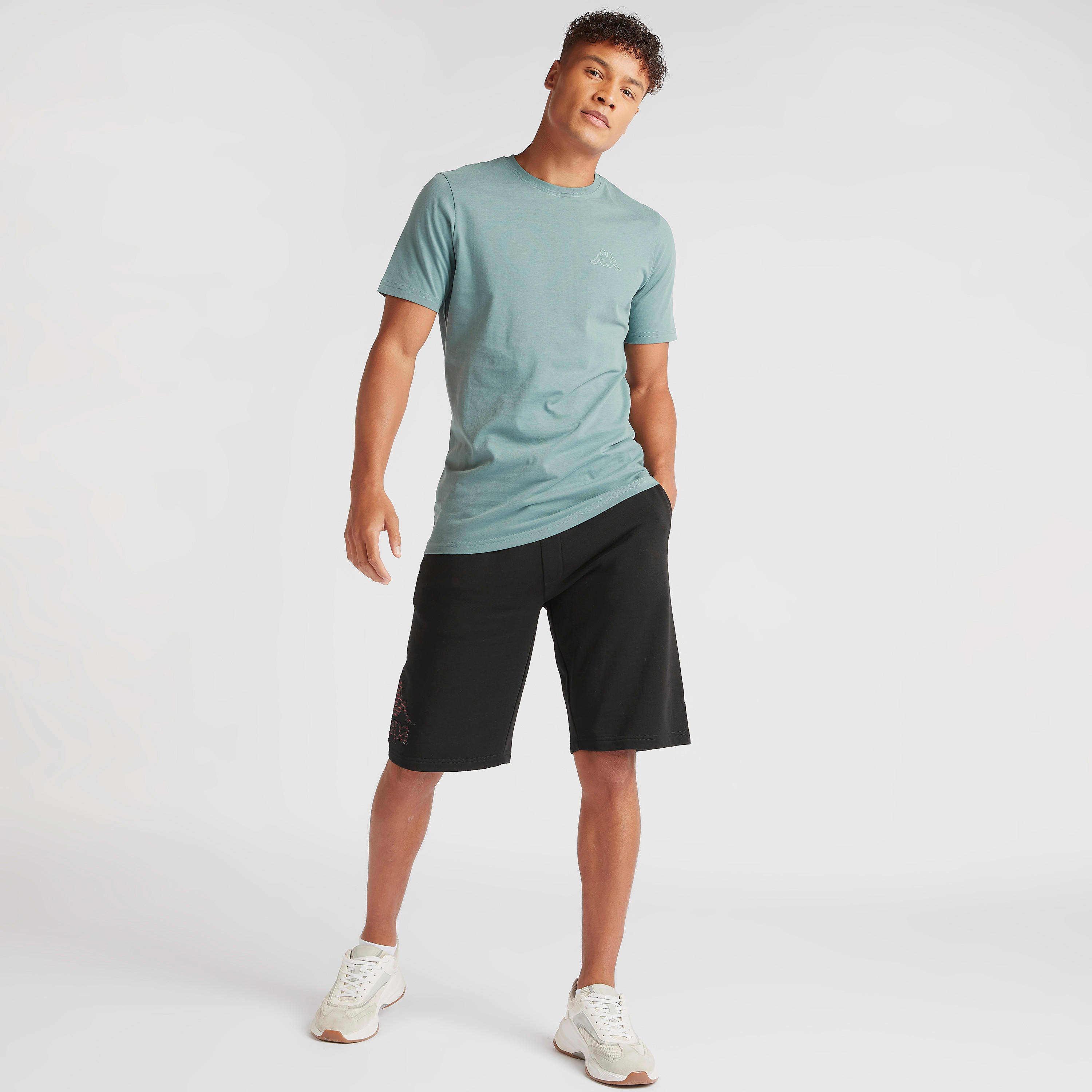 تيشيرت بياقة ضيّقة وأكمام قصيرة من كابا-men-clothing-sportswearandactivewear-tshirtsandpolos-image-3