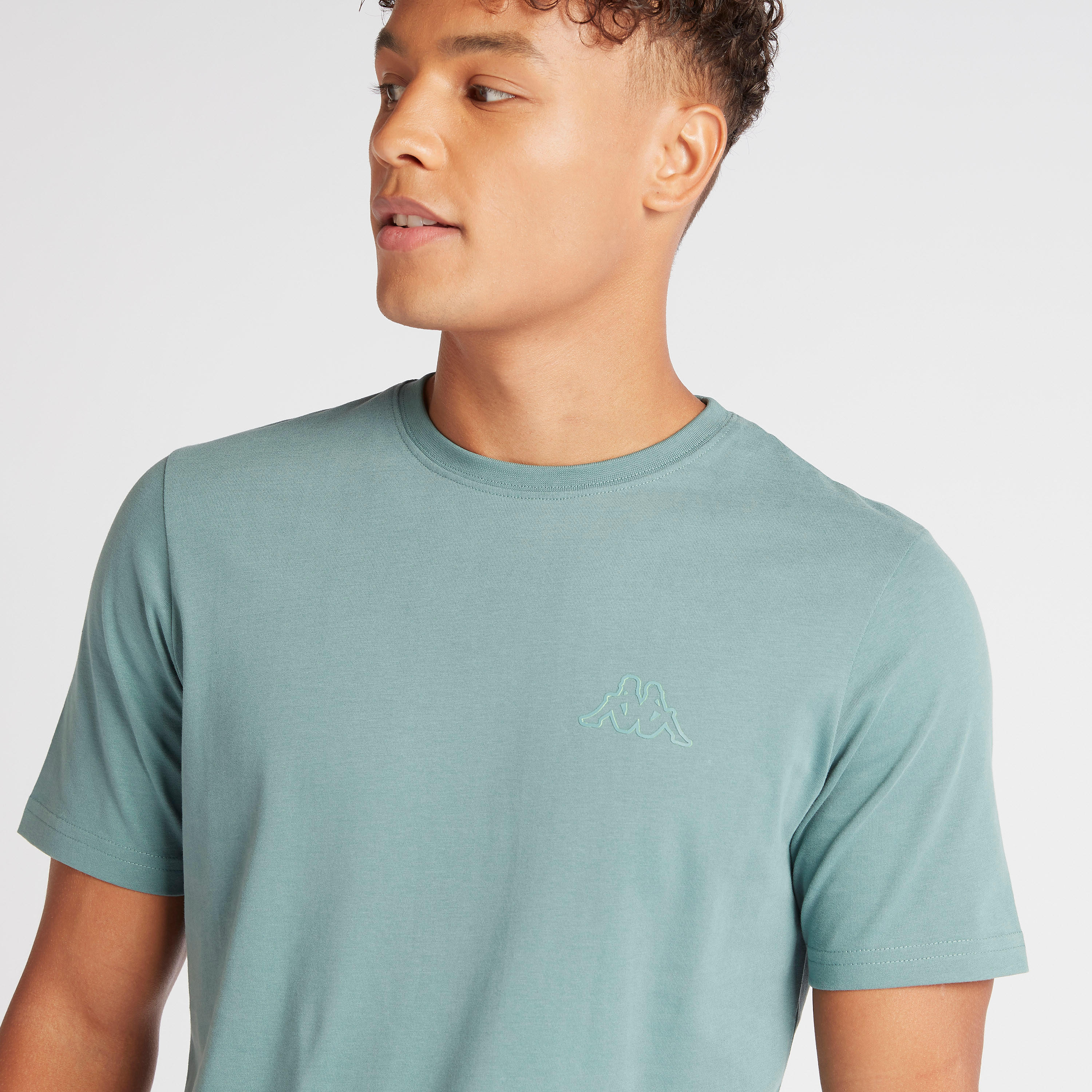 تيشيرت بياقة ضيّقة وأكمام قصيرة من كابا-men-clothing-sportswearandactivewear-tshirtsandpolos-image-2