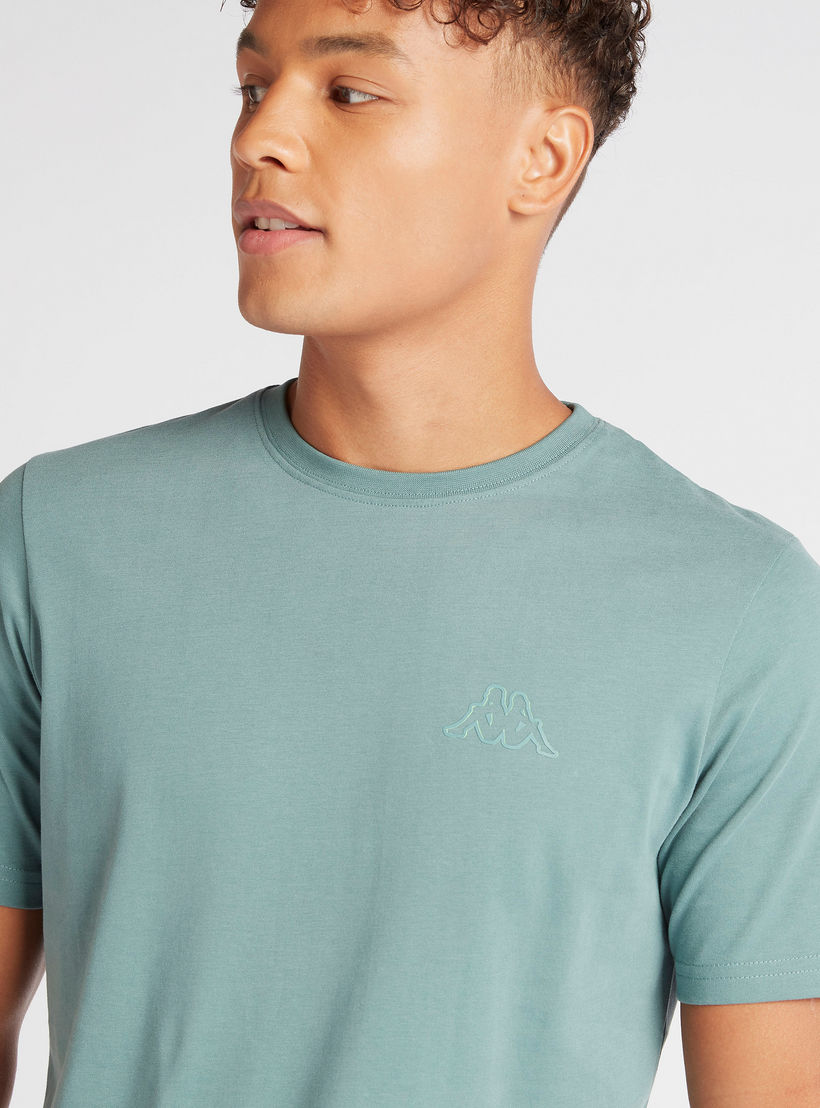 تيشيرت بياقة ضيّقة وأكمام قصيرة من كابا-men-clothing-sportswearandactivewear-tshirtsandpolos-image-2