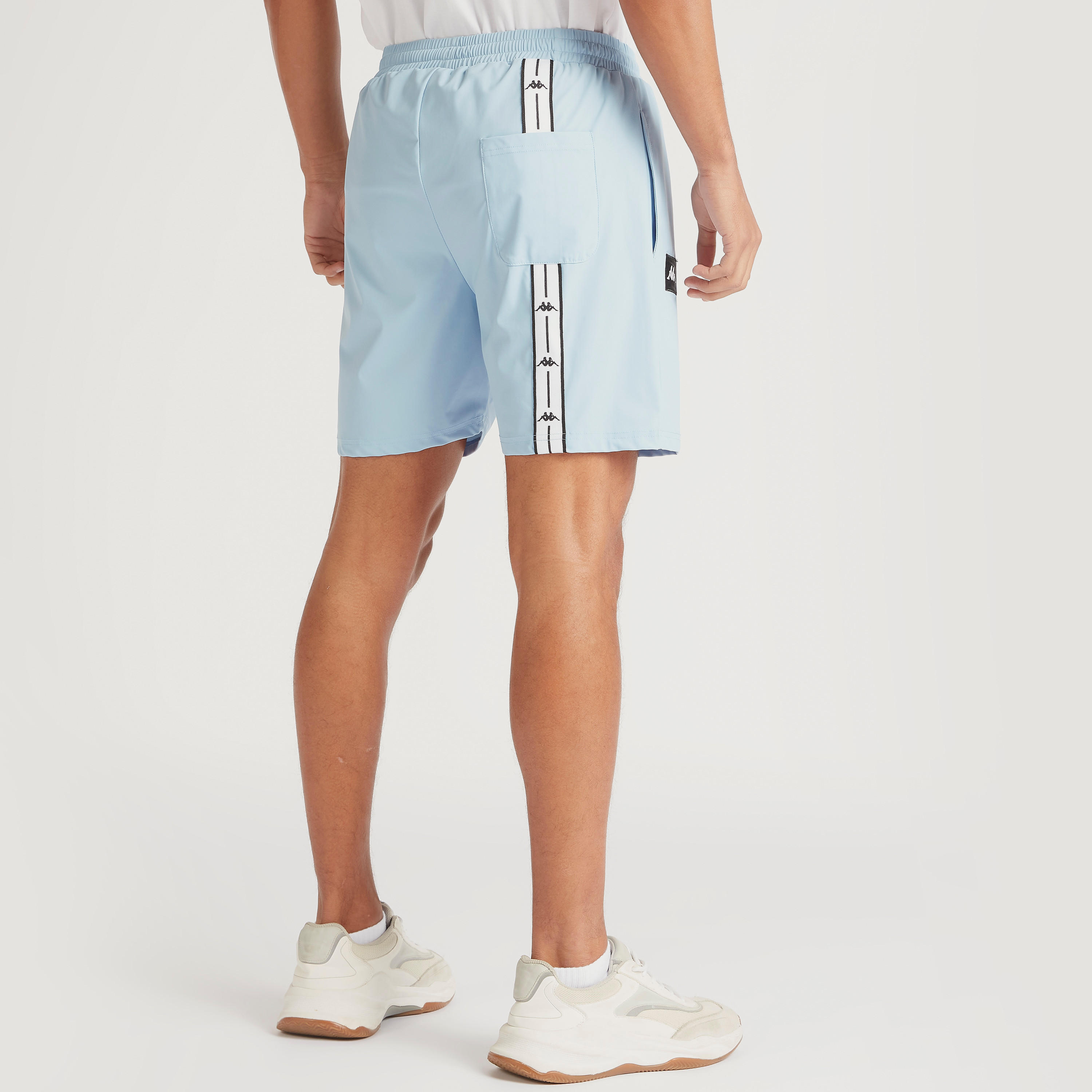 شورت سادة بخصر مطاطي وجيوب من كابا-men-clothing-sportswearandactivewear-bottoms-image-1
