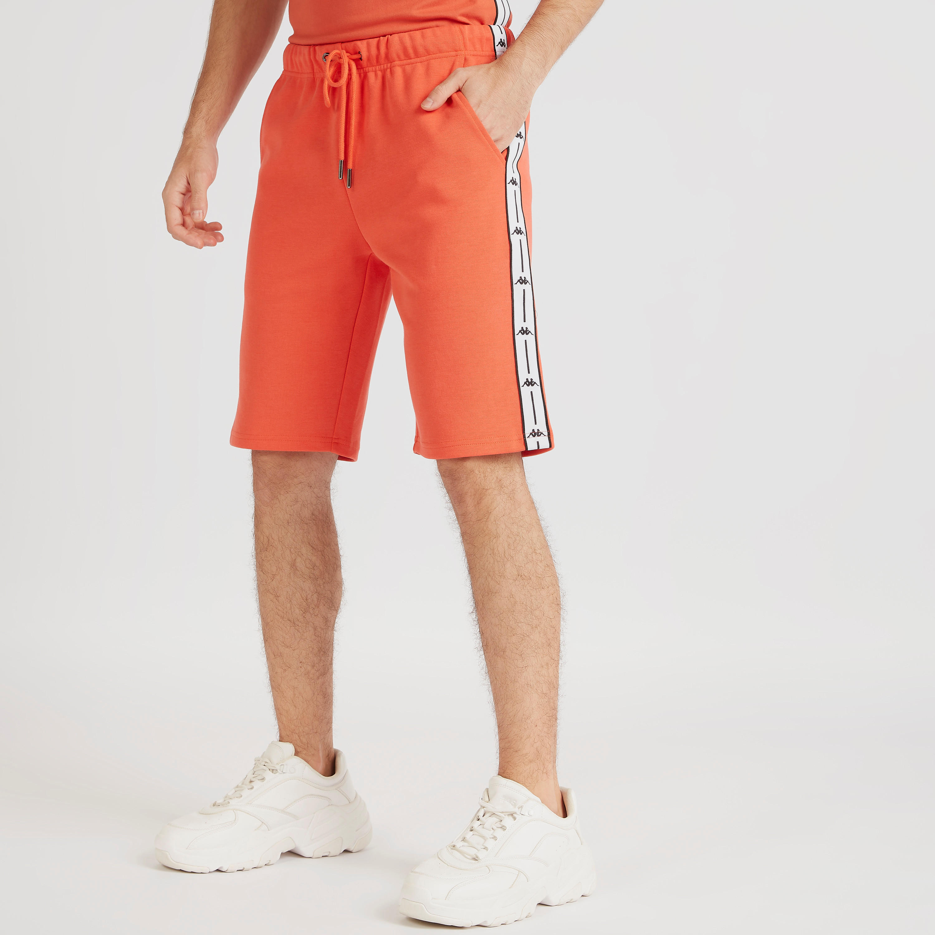 شورت سادة بخصر مطاطي وجيوب من كابا-men-clothing-sportswearandactivewear-bottoms-image-5