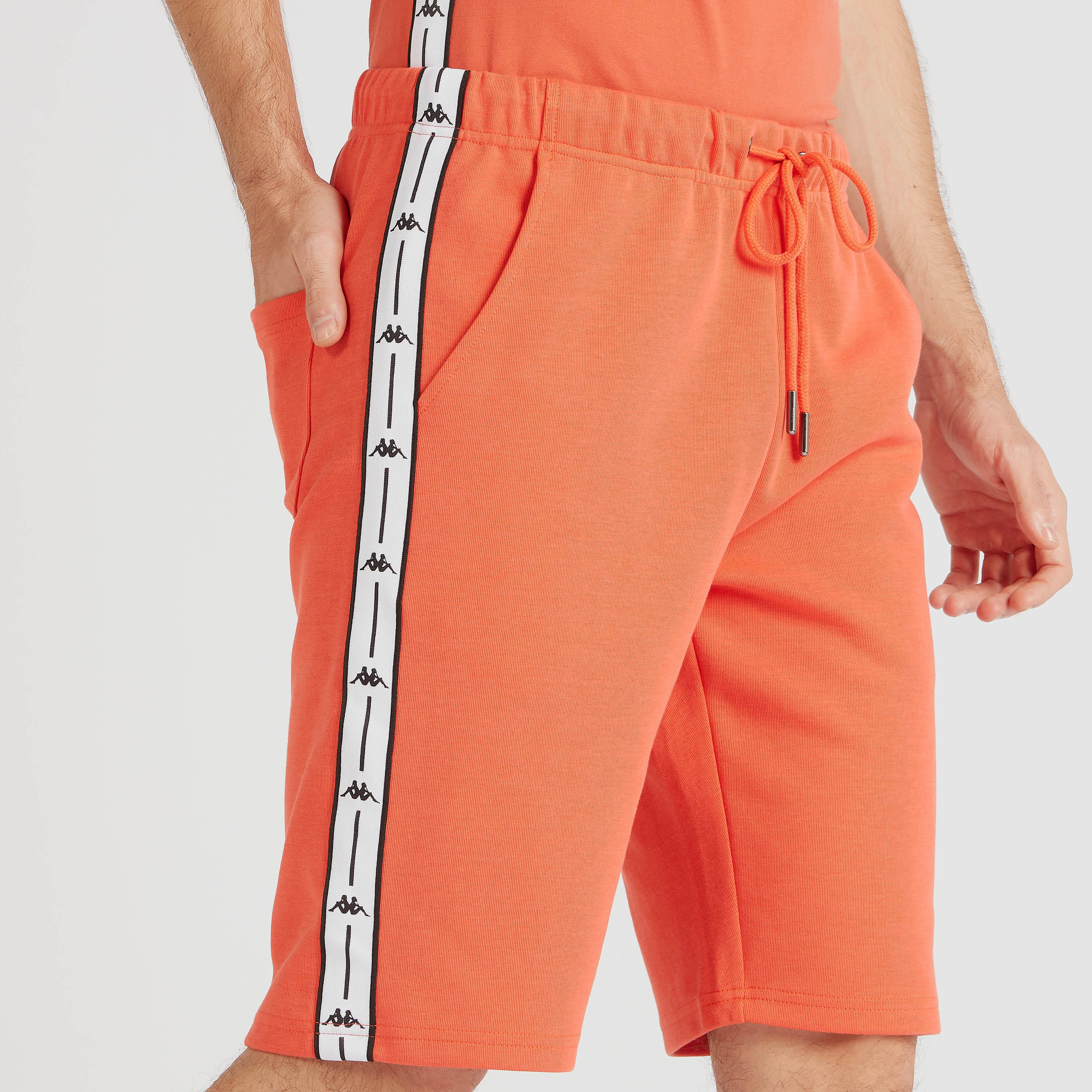 شورت سادة بخصر مطاطي وجيوب من كابا-men-clothing-sportswearandactivewear-bottoms-image-3