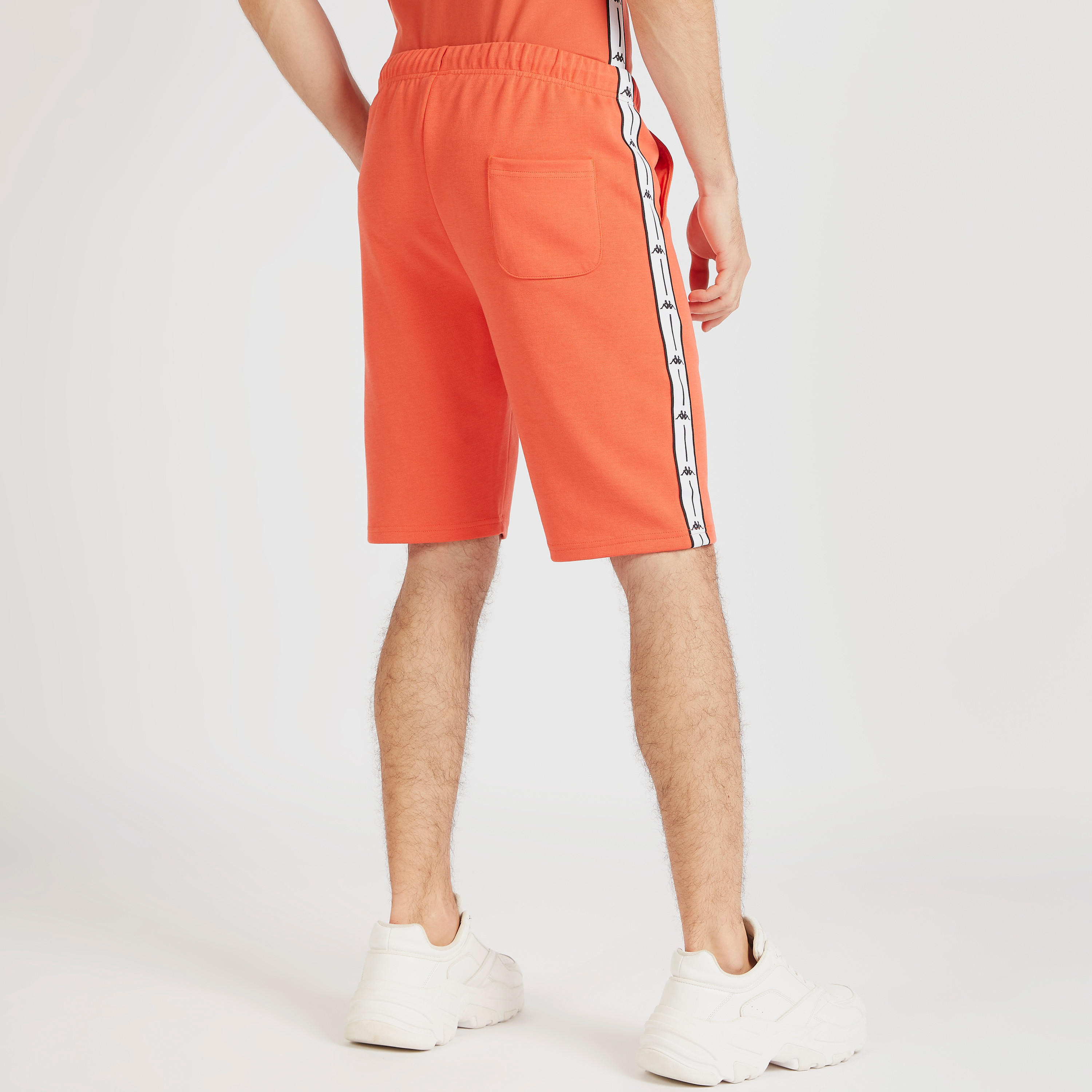 شورت سادة بخصر مطاطي وجيوب من كابا-men-clothing-sportswearandactivewear-bottoms-image-2