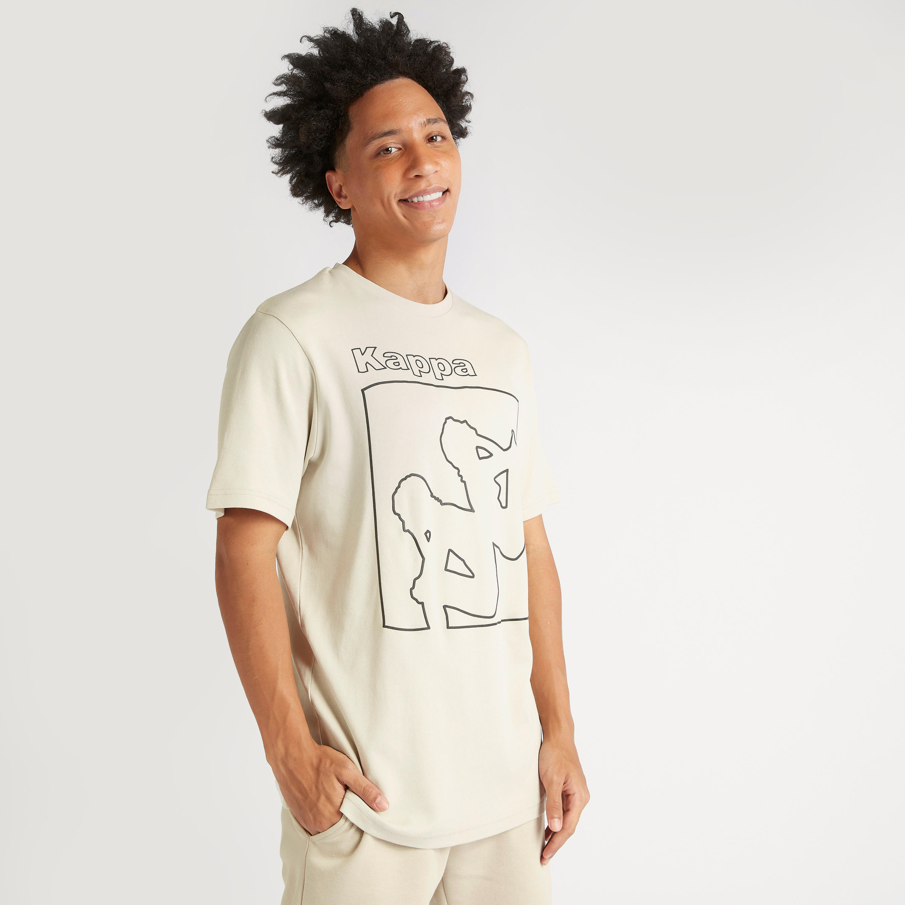 تيشيرت بياقة ضيّقة وأكمام قصيرة وطبعات من كابا-men-clothing-sportswearandactivewear-tshirtsandpolos-image-3