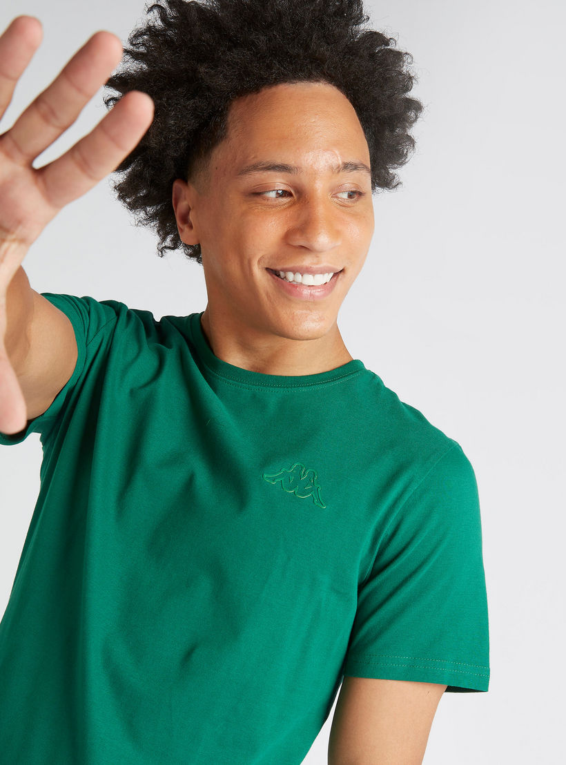تيشيرت بياقة ضيّقة وأكمام قصيرة من كابا-men-clothing-sportswearandactivewear-tshirtsandpolos-image-5