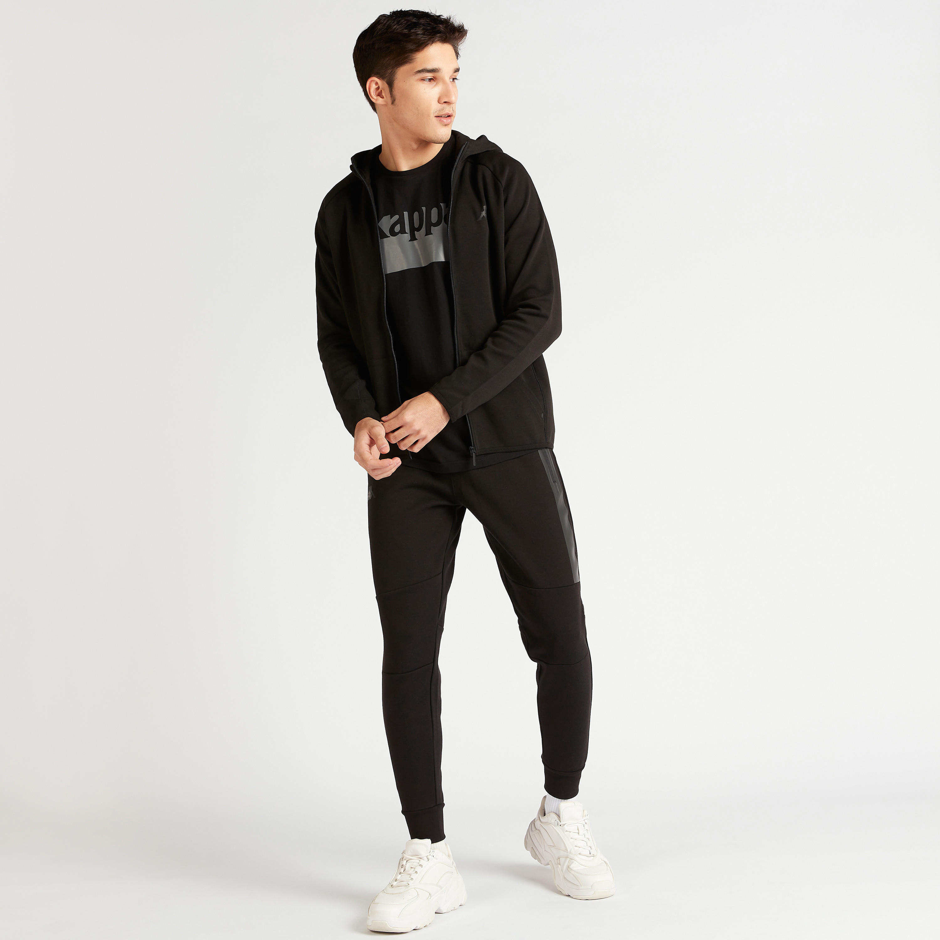 جاكيت بتصاميم مغايرة بسحاب وقبعة وجيوب-men-clothing-jacketsandblazers-jackets-image-2