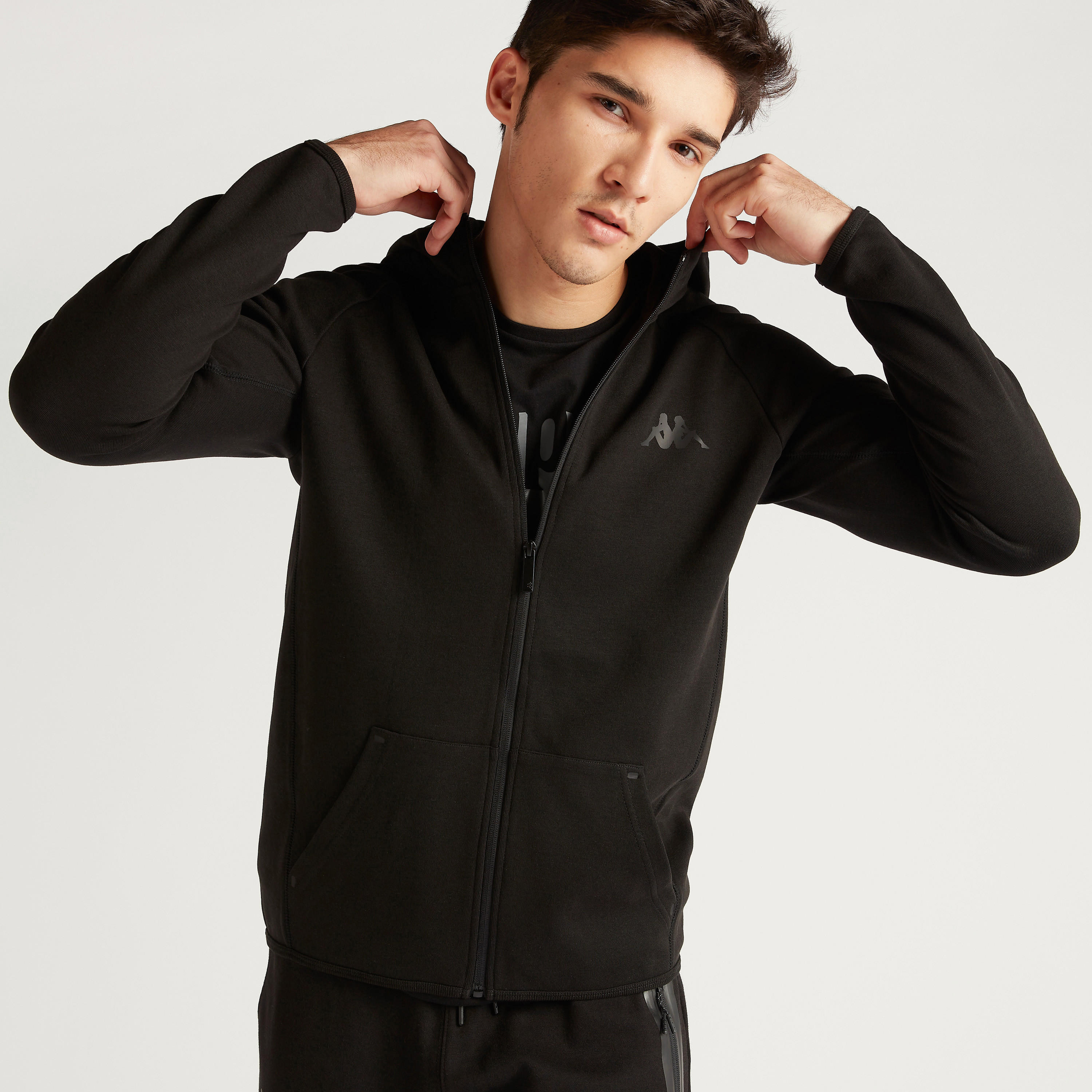 جاكيت بتصاميم مغايرة بسحاب وقبعة وجيوب-men-clothing-jacketsandblazers-jackets-image-3