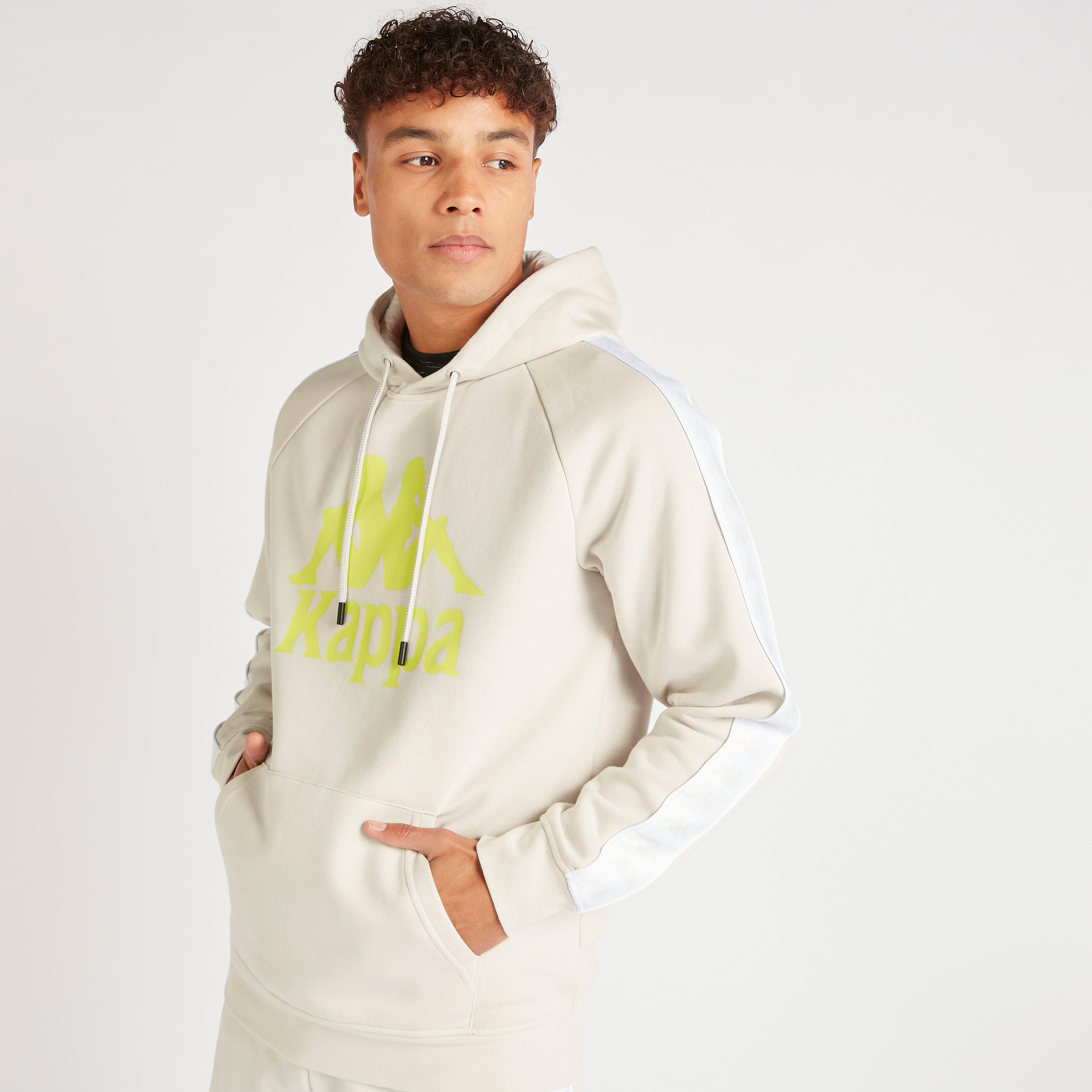 هودي بأكمام طويلة وطبعات شعار من كابا-men-winterwear-hoodiesandsweatshirts-image-1