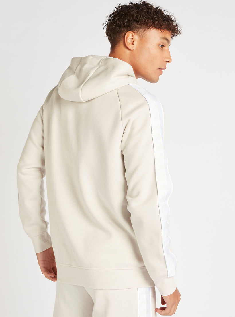 هودي بأكمام طويلة وطبعات شعار من كابا-men-winterwear-hoodiesandsweatshirts-image-4