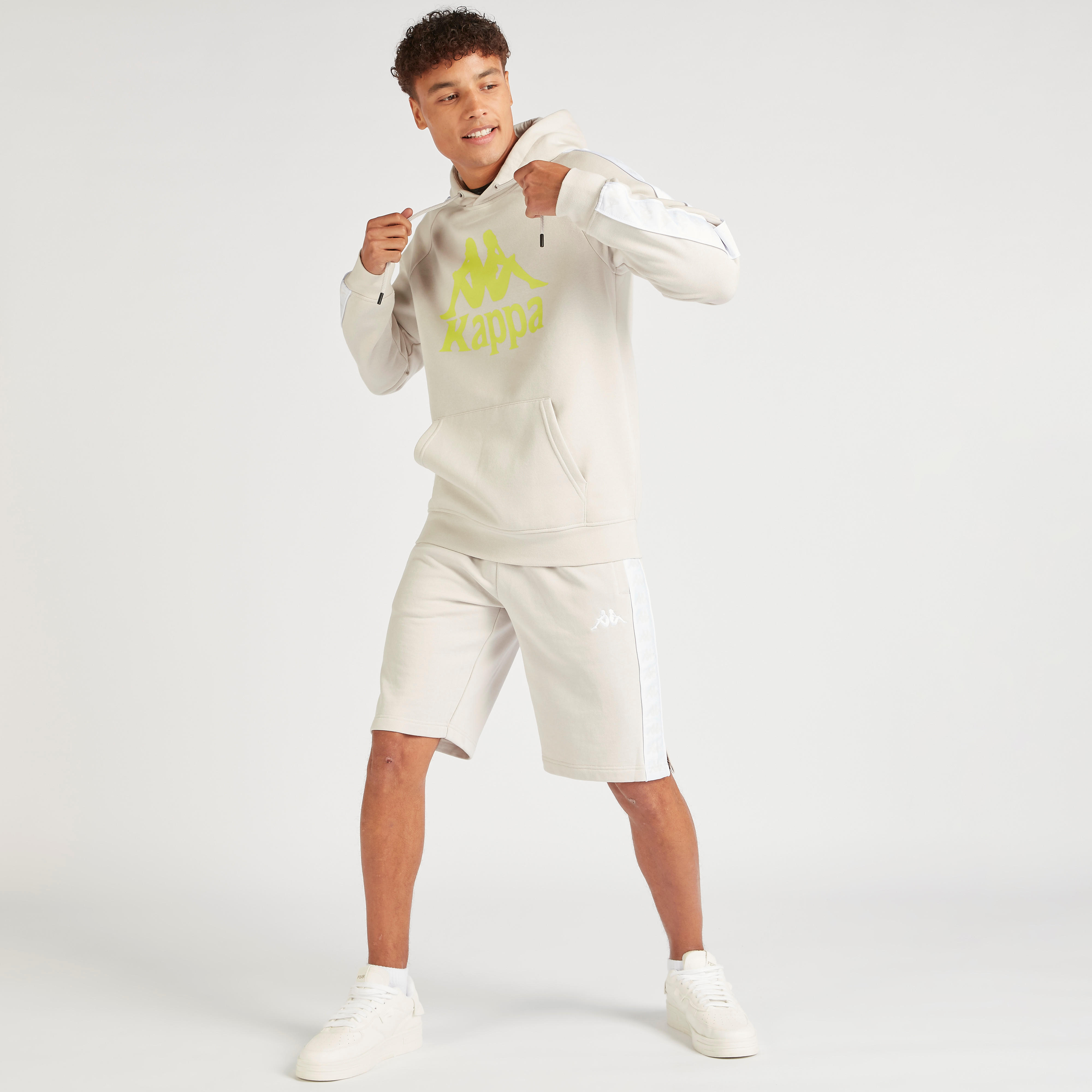 هودي بأكمام طويلة وطبعات شعار من كابا-men-winterwear-hoodiesandsweatshirts-image-5