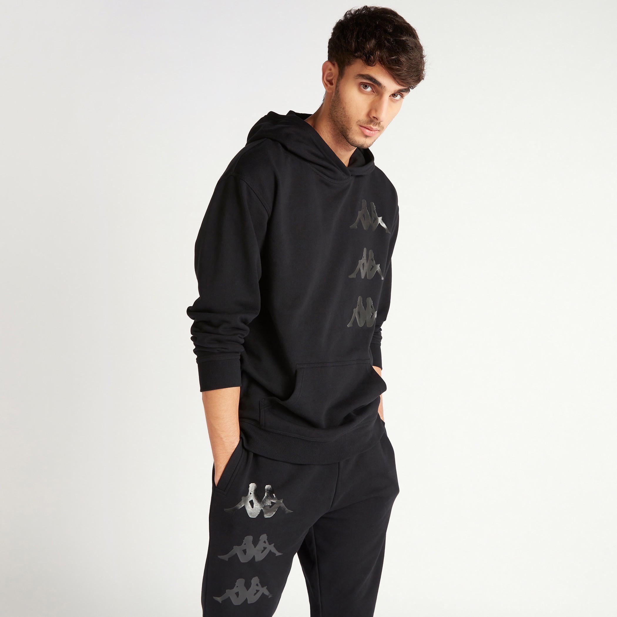 هودي بطبعات وأكمام طويلة وجيوب كنغر من كابا-men-winterwear-hoodiesandsweatshirts-image-5