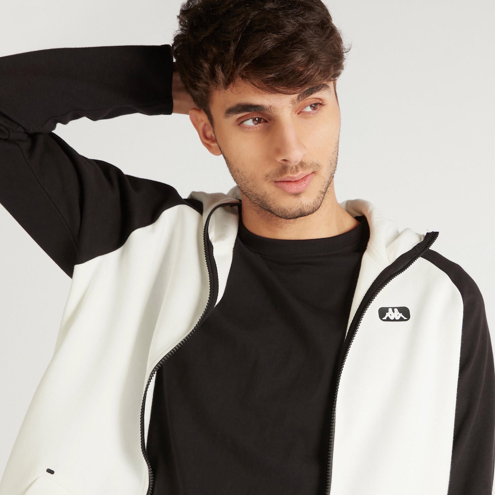 جاكيت بقوالب ملوّنة وسحّاب إغلاق وقبّعة وجيب كنغر-men-clothing-jacketsandblazers-jackets-image-3
