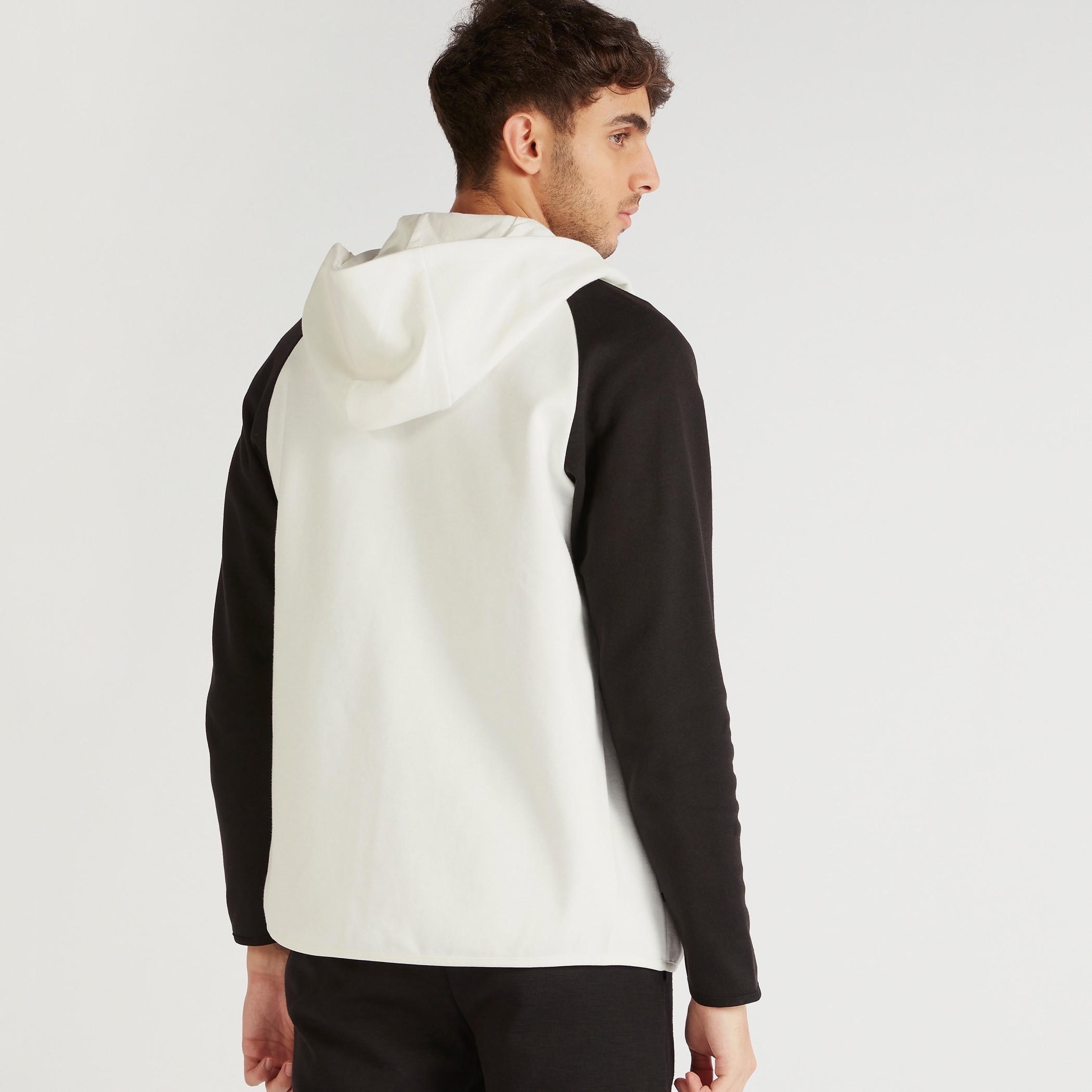 جاكيت بقوالب ملوّنة وسحّاب إغلاق وقبّعة وجيب كنغر-men-clothing-jacketsandblazers-jackets-image-4