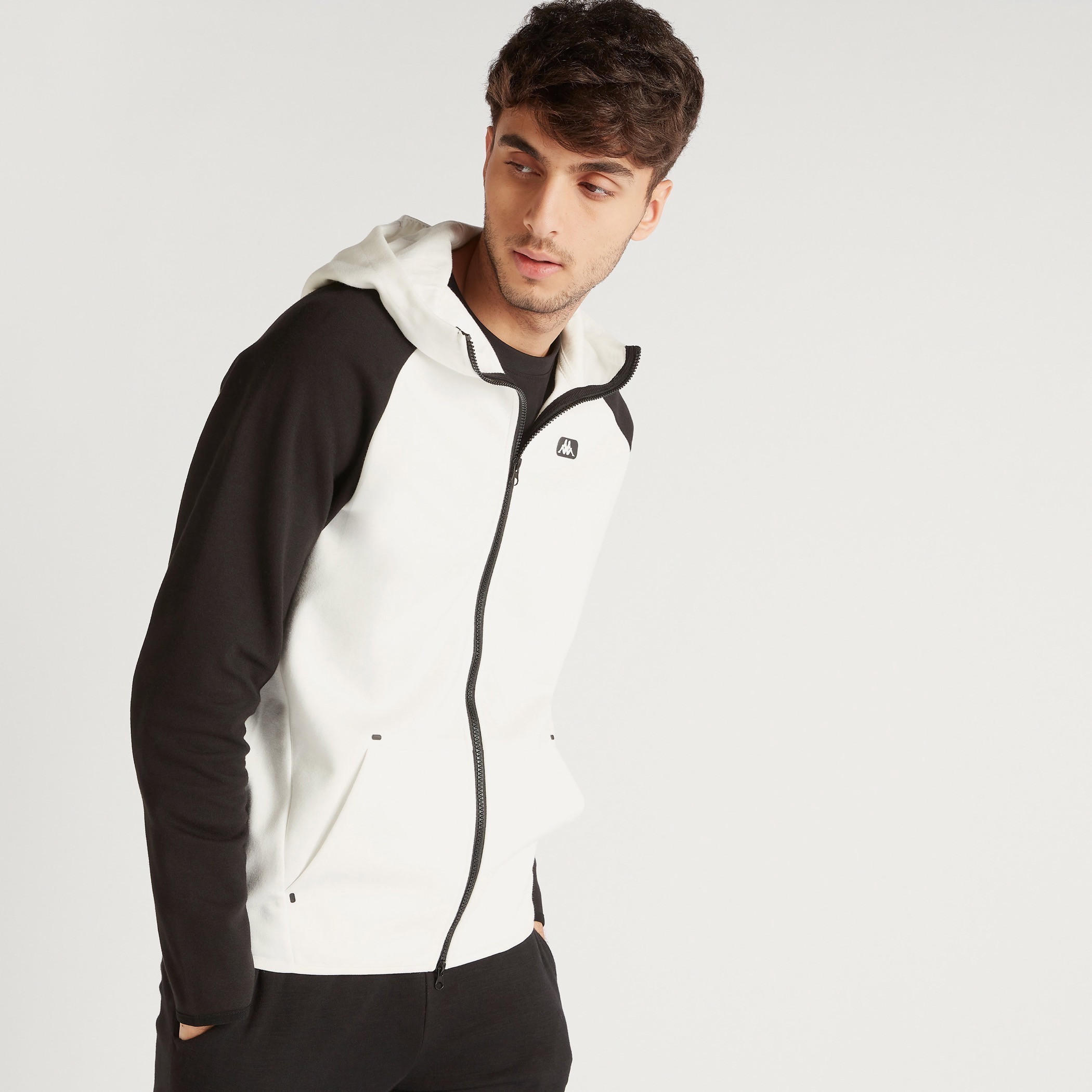 جاكيت بقوالب ملوّنة وسحّاب إغلاق وقبّعة وجيب كنغر-men-clothing-jacketsandblazers-jackets-image-5