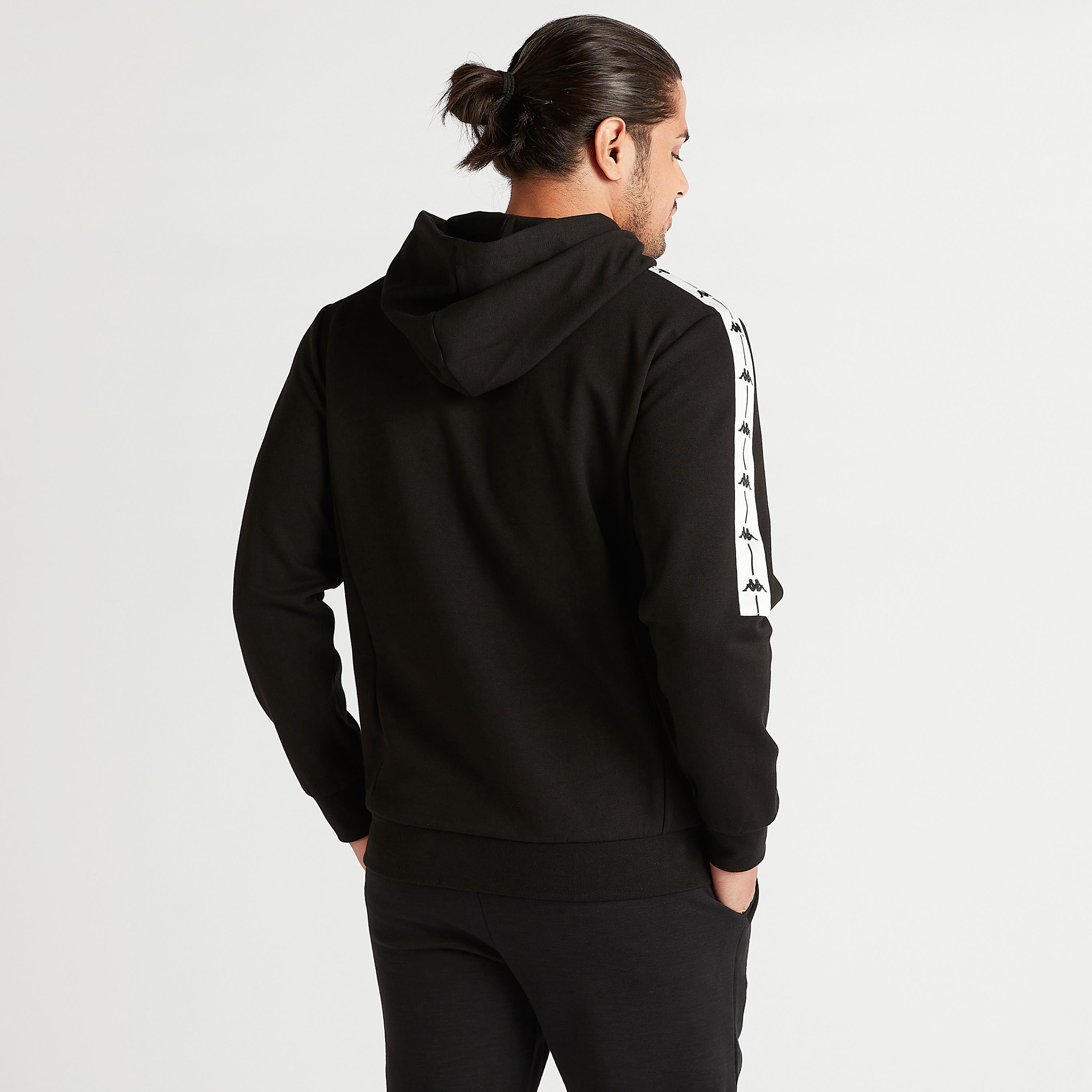هودي بتفاصيل شعار وأكمام طويلة من كابا-men-winterwear-hoodiesandsweatshirts-image-4