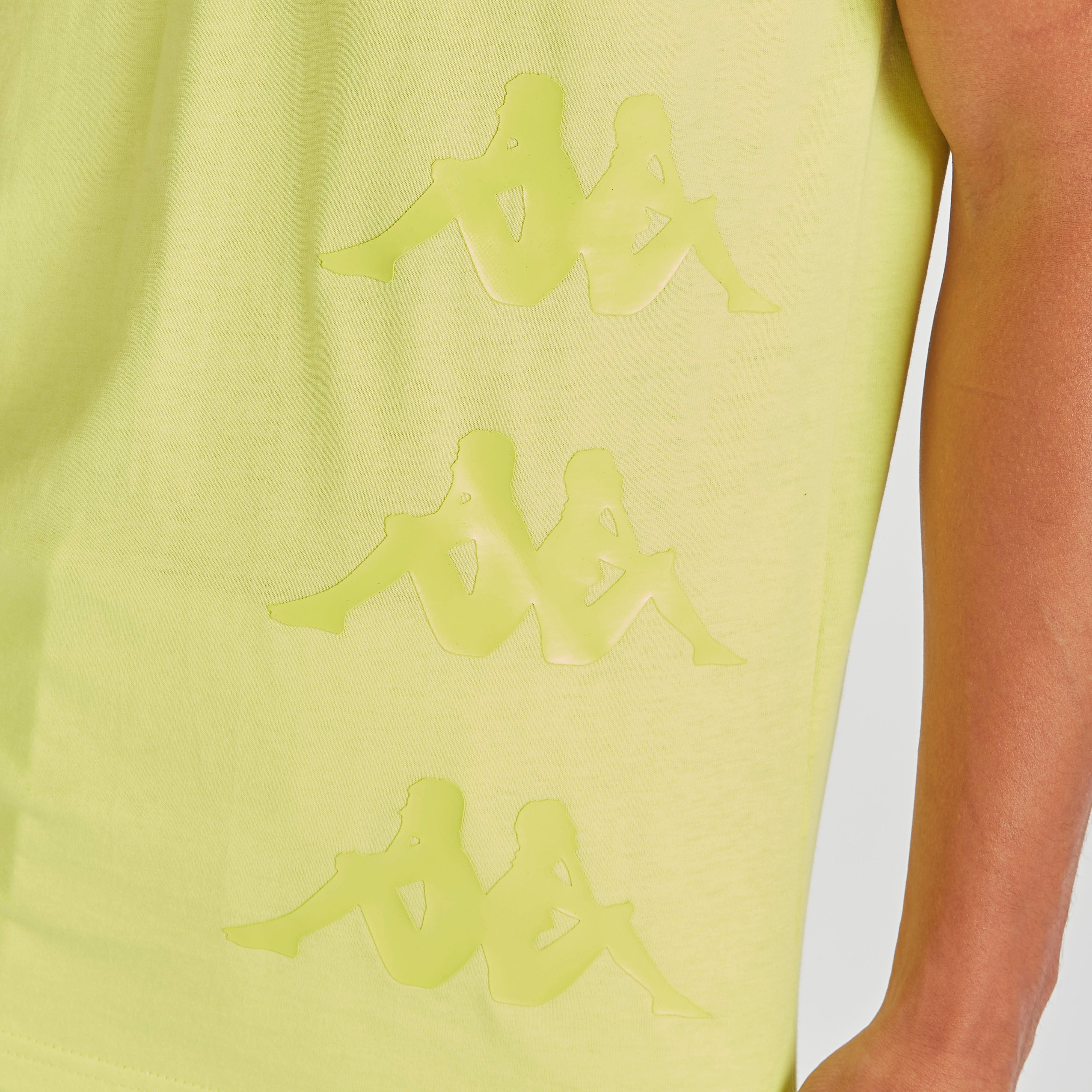 تيشيرت بياقة ضيقة وأكمام قصيرة وطبعات من كابا-men-clothing-sportswearandactivewear-tshirtsandpolos-image-3