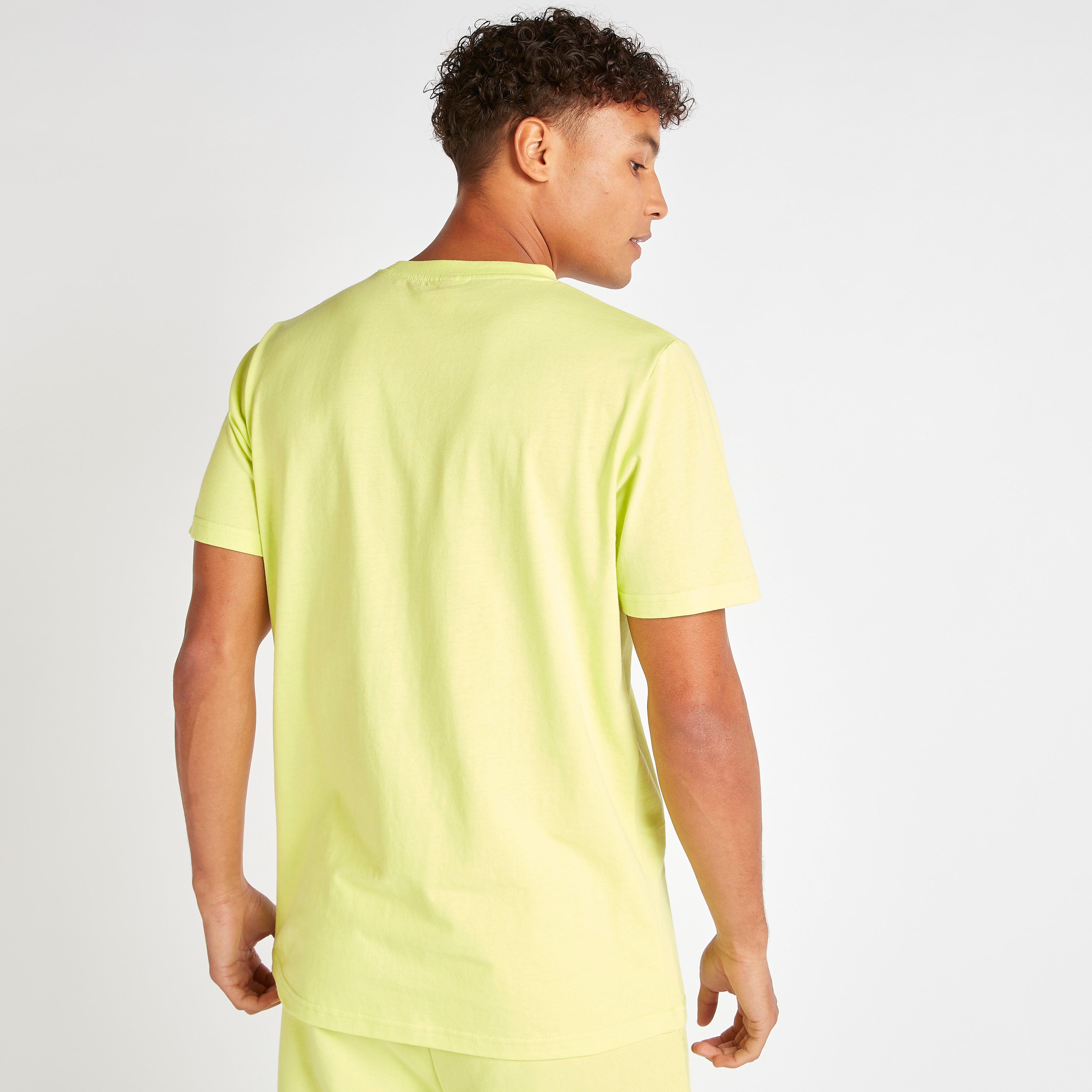 تيشيرت بياقة ضيقة وأكمام قصيرة وطبعات من كابا-men-clothing-sportswearandactivewear-tshirtsandpolos-image-4